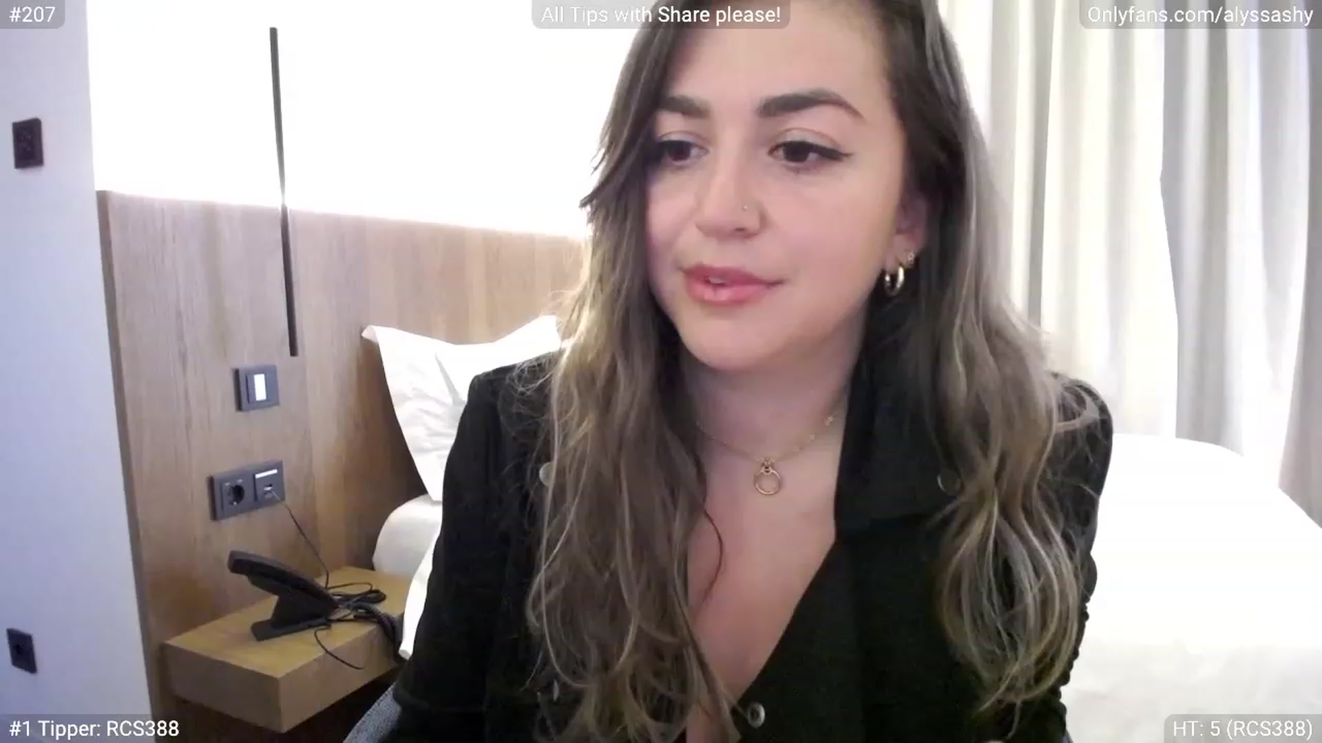 Gallery image thumbnail from AlyssaShy's myfreecams stream on, 05/12/2023, 17:47 image 1 of 20