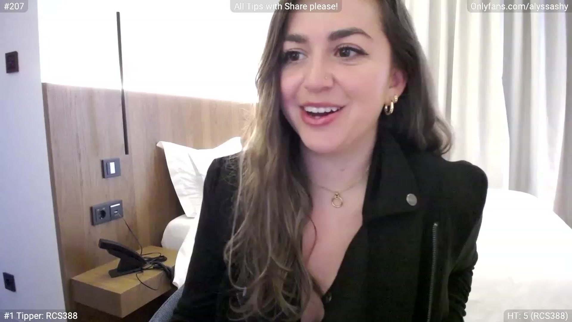 Gallery image thumbnail from AlyssaShy's myfreecams stream on, 05/12/2023, 17:47 image 2 of 20