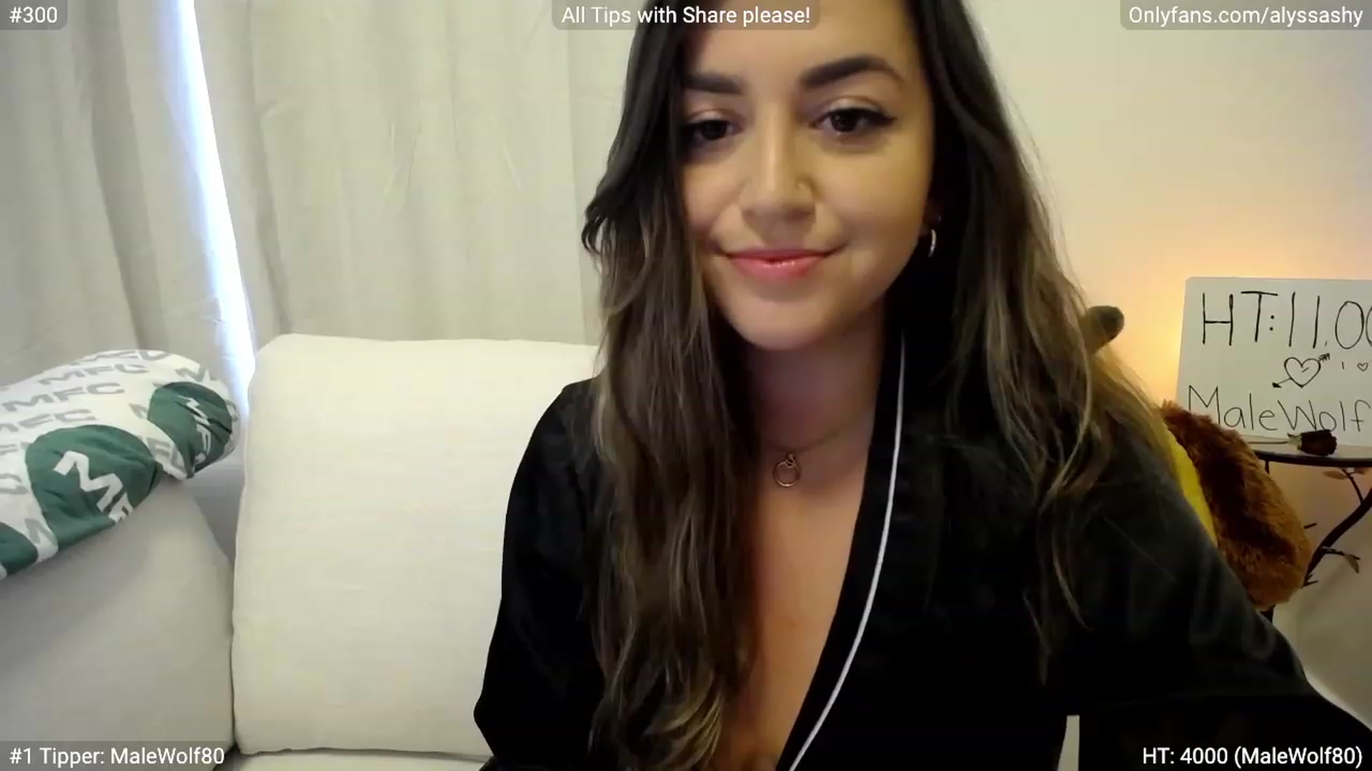 Gallery image thumbnail from AlyssaShy's myfreecams stream on, 05/25/2023, 20:28 image 17 of 20