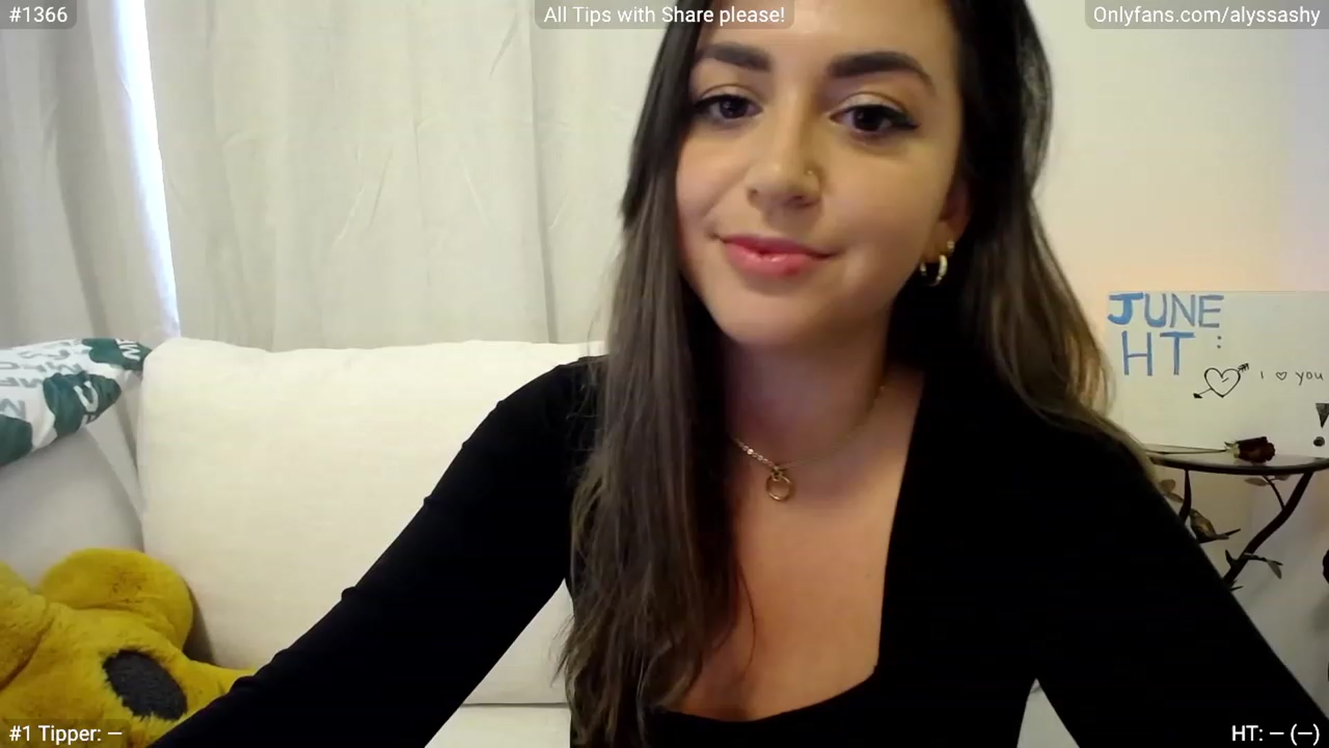 Gallery image thumbnail from AlyssaShy's myfreecams stream on, 06/01/2023, 17:24 image 19 of 20