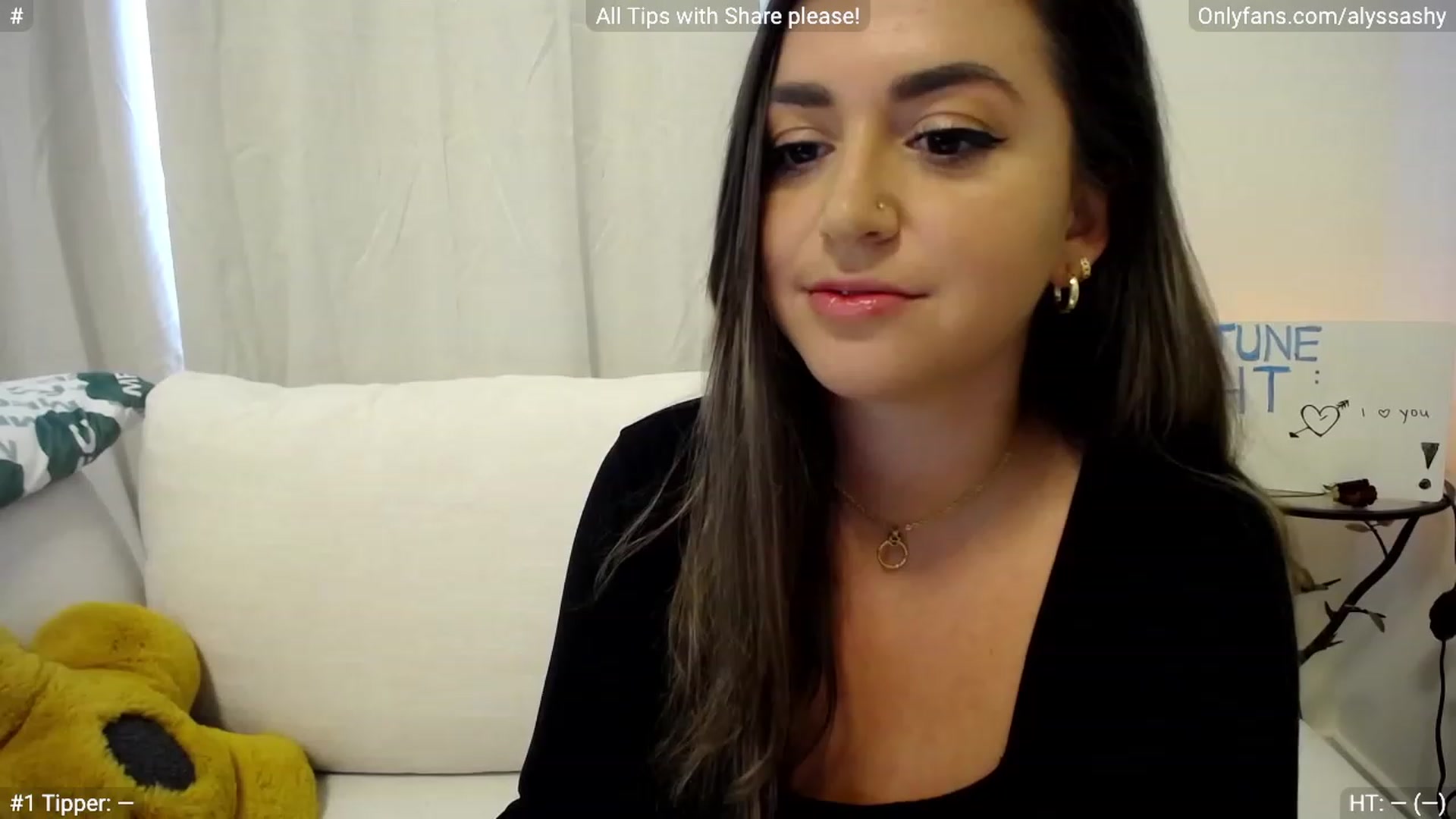 Gallery image thumbnail from AlyssaShy's myfreecams stream on, 06/01/2023, 17:24 image 10 of 20
