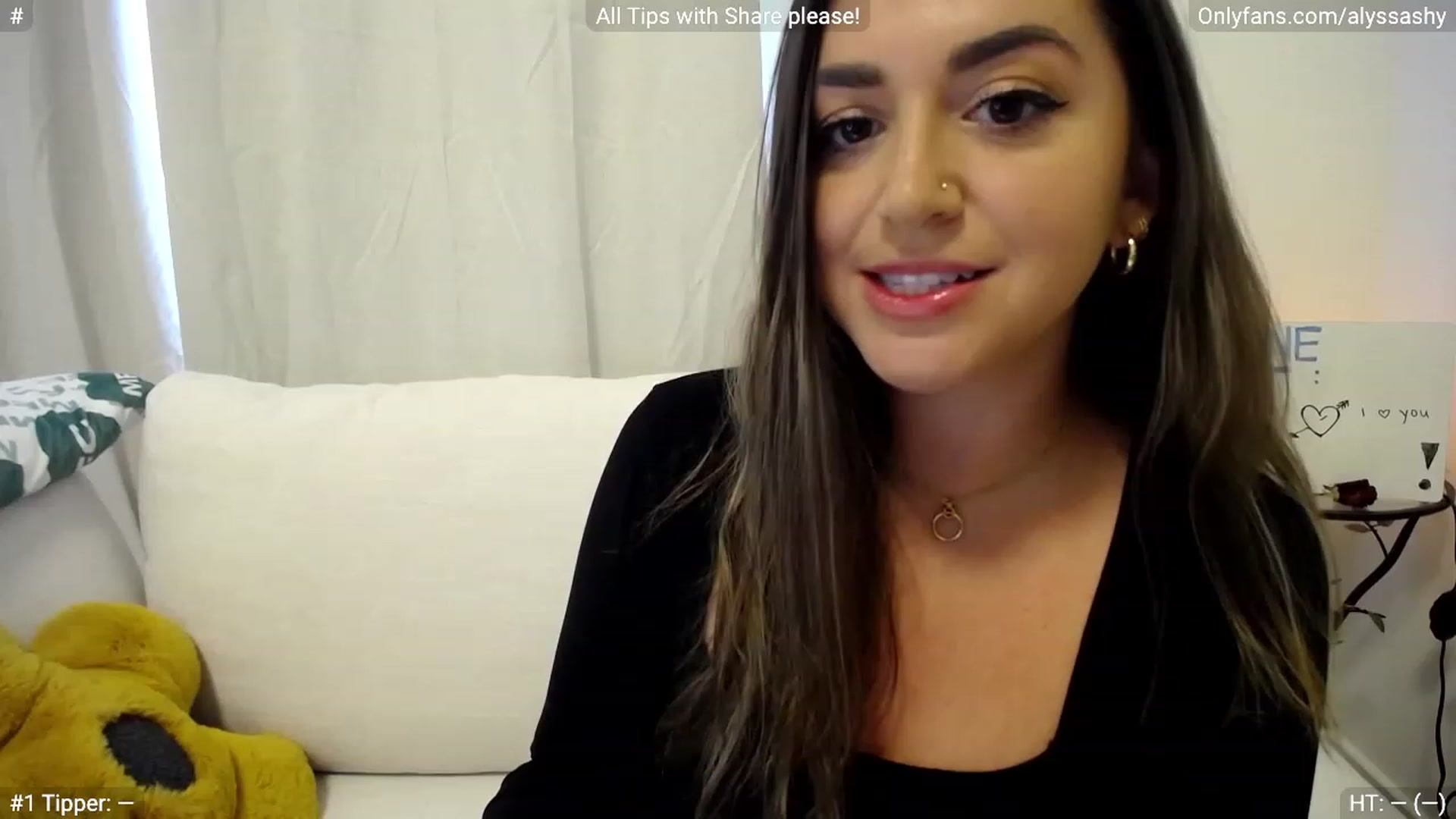 Gallery image thumbnail from AlyssaShy's myfreecams stream on, 06/01/2023, 17:24 image 11 of 20