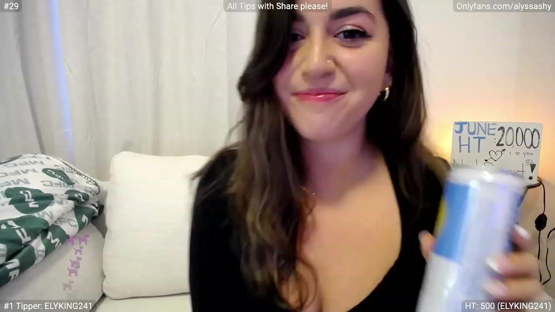 Gallery image thumbnail from AlyssaShy's myfreecams stream on, 06/18/2023, 24:35 image 12 of 20