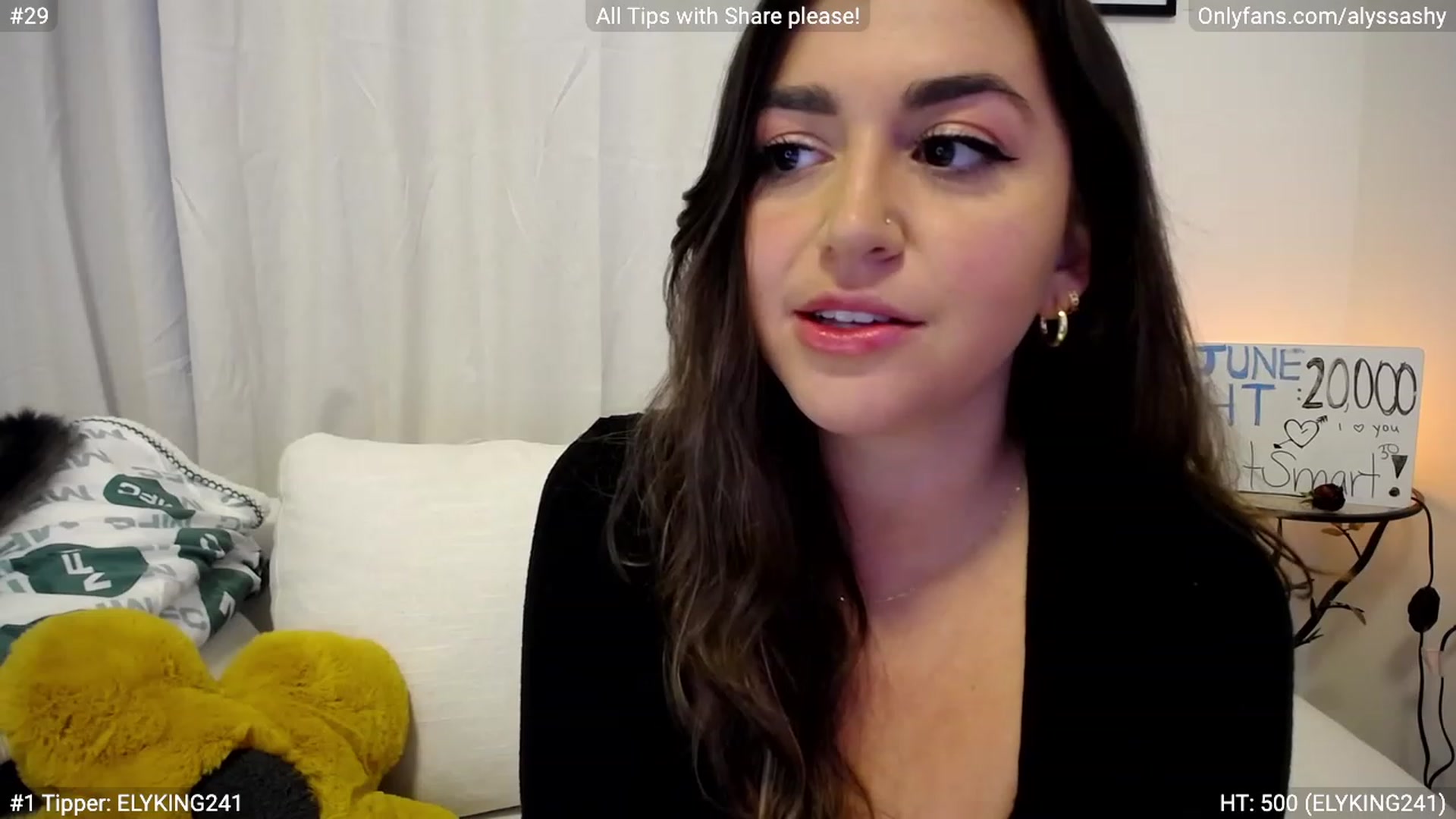 Gallery image thumbnail from AlyssaShy's myfreecams stream on, 06/18/2023, 24:35 image 20 of 20