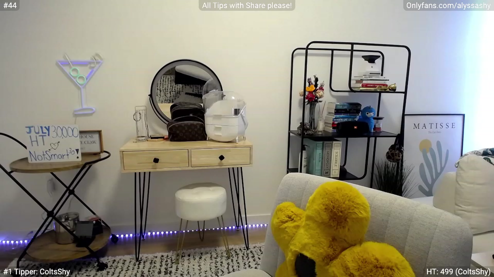 Gallery image thumbnail from AlyssaShy's myfreecams stream on, 07/08/2023, 23:14 image 1 of 20