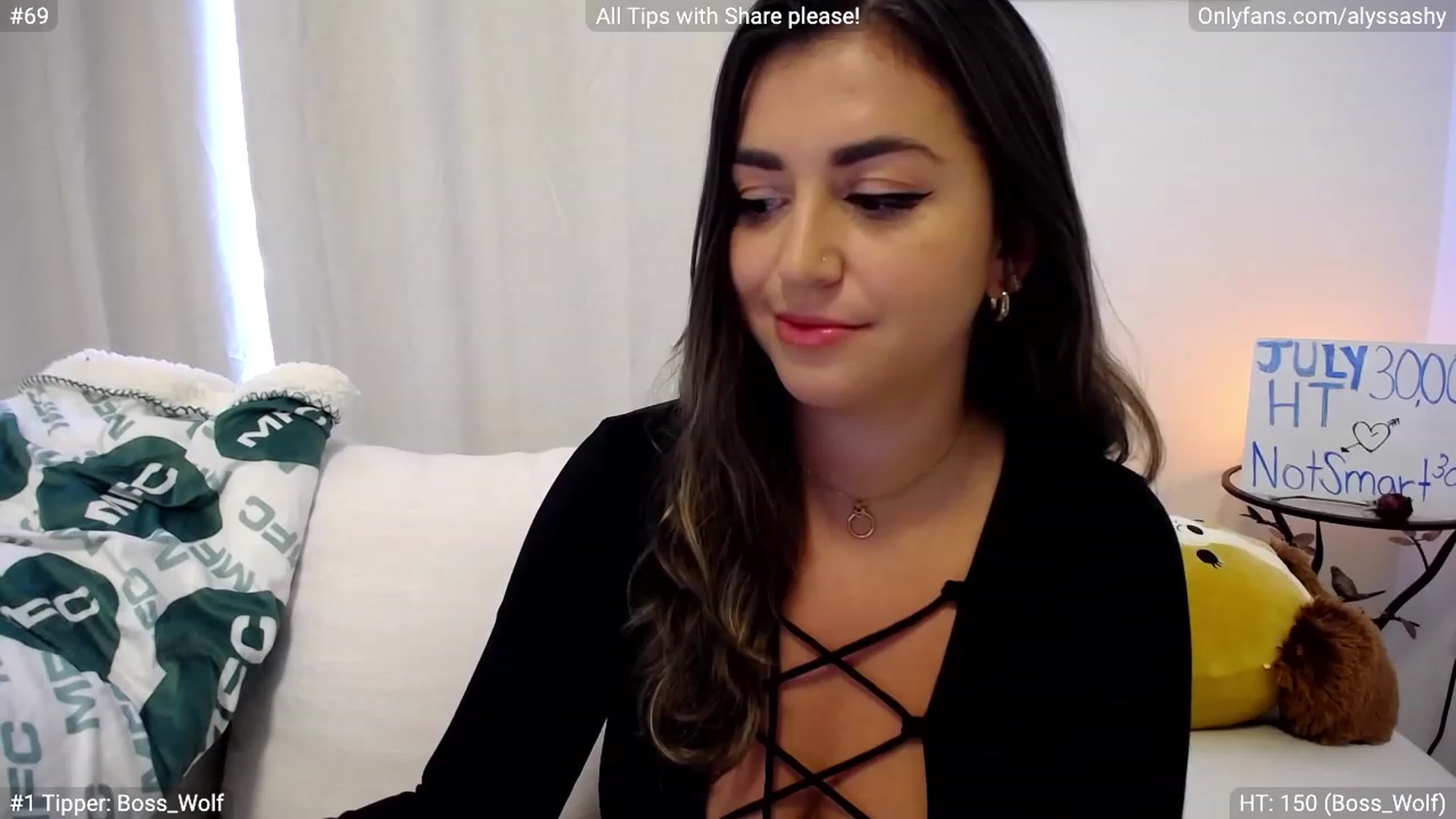 Gallery image thumbnail from AlyssaShy's myfreecams stream on, 07/26/2023, 19:46 image 15 of 20