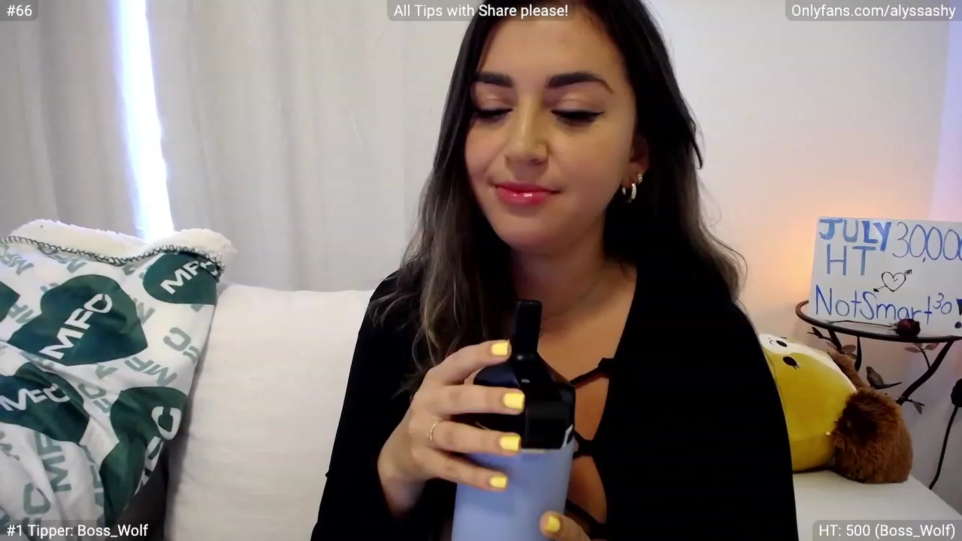 Gallery image thumbnail from AlyssaShy's myfreecams stream on, 07/26/2023, 21:31 image 8 of 20