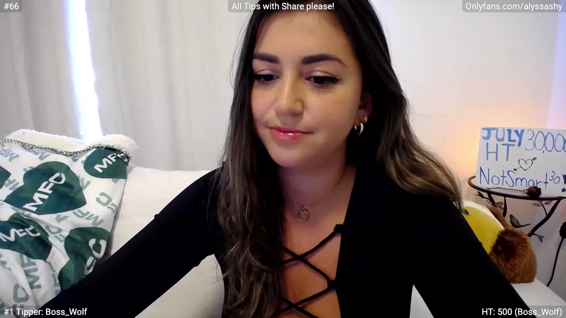 Gallery image thumbnail from AlyssaShy's myfreecams stream on, 07/26/2023, 21:31 image 10 of 20