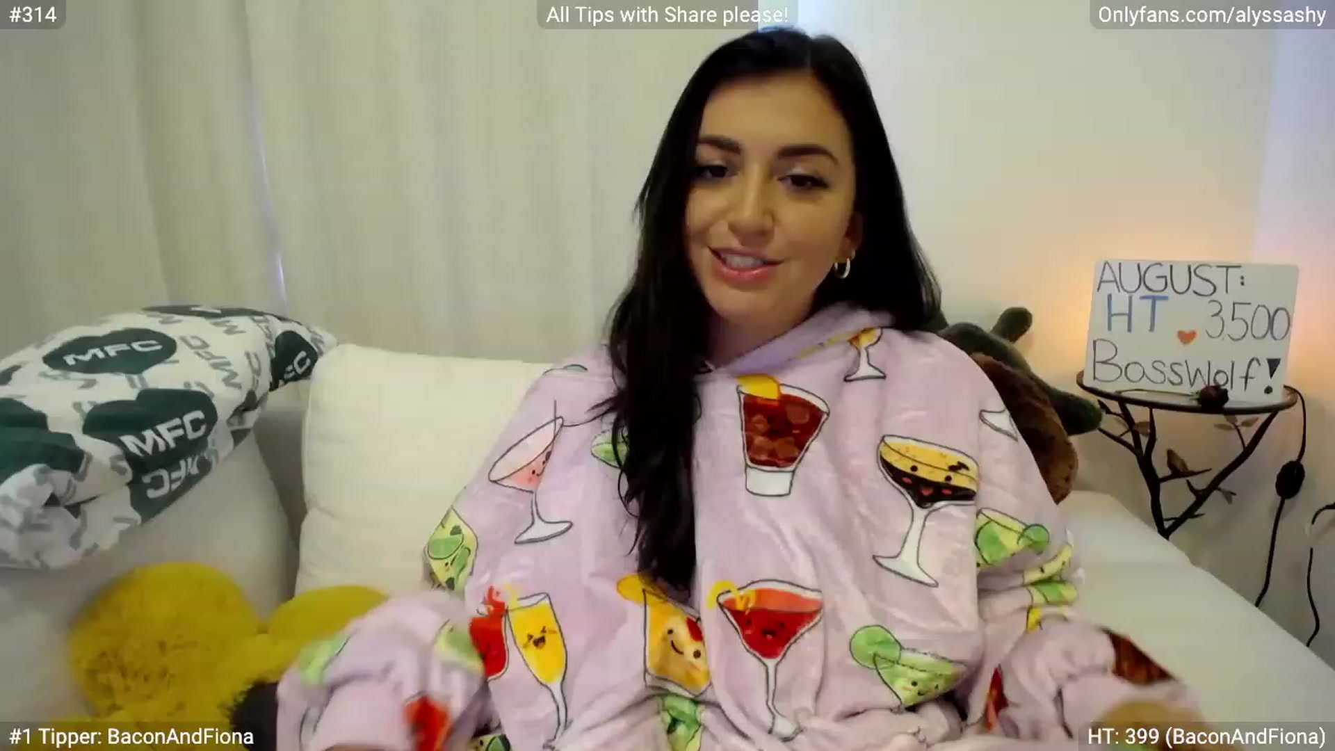 Gallery image thumbnail from AlyssaShy's myfreecams stream on, 08/03/2023, 22:16 image 6 of 20