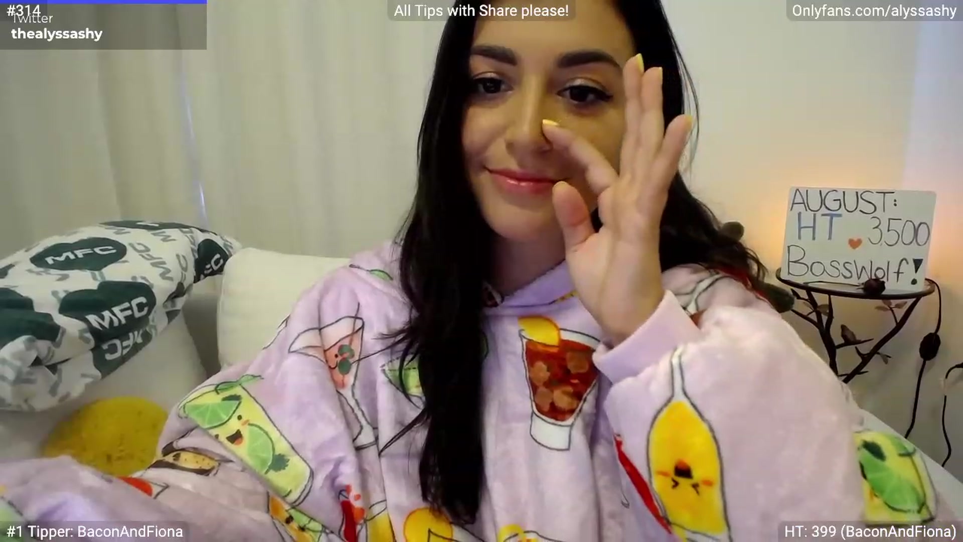Gallery image thumbnail from AlyssaShy's myfreecams stream on, 08/03/2023, 22:16 image 5 of 20