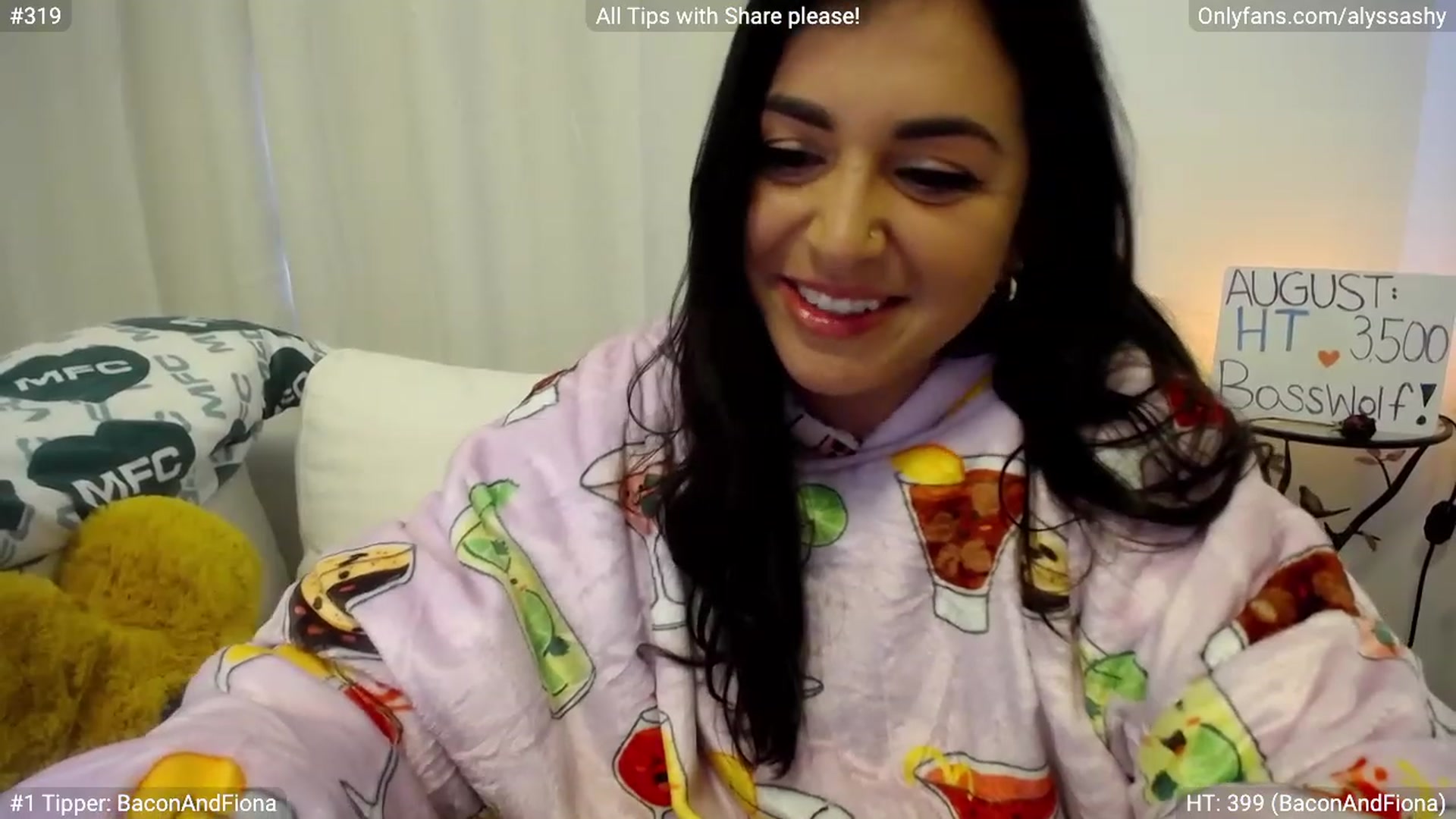 Gallery image thumbnail from AlyssaShy's myfreecams stream on, 08/03/2023, 22:16 image 2 of 20
