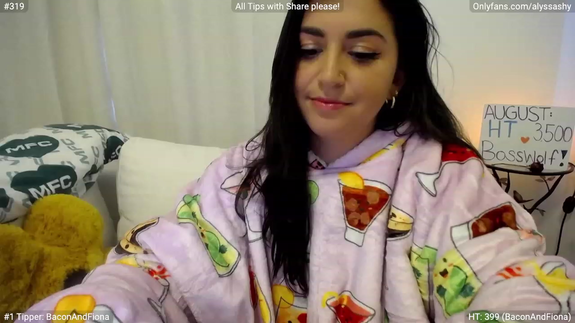 Gallery image thumbnail from AlyssaShy's myfreecams stream on, 08/03/2023, 22:16 image 1 of 20