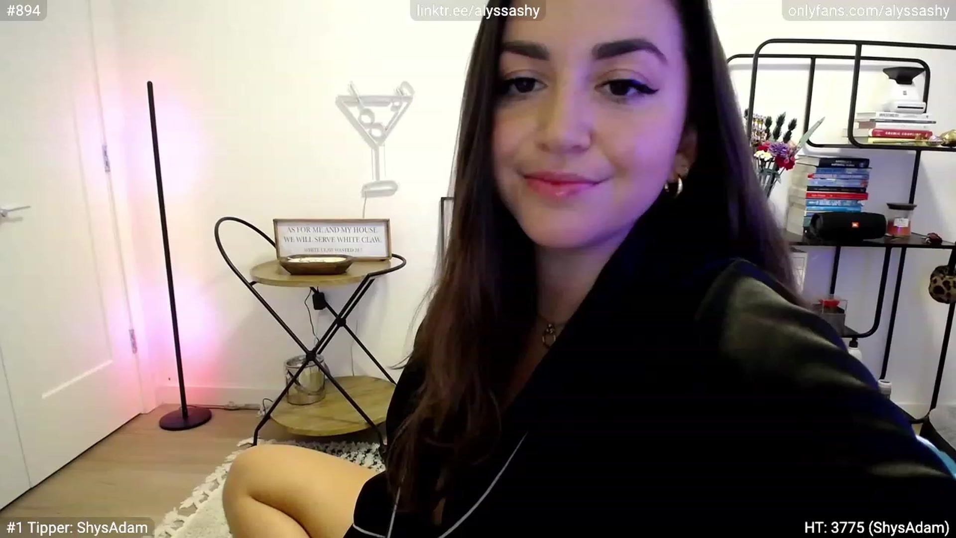 Gallery image thumbnail from AlyssaShy's myfreecams stream on, 09/14/2023, 24:34 image 4 of 20