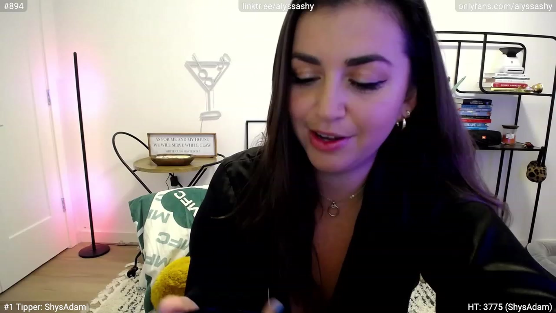 Gallery image thumbnail from AlyssaShy's myfreecams stream on, 09/14/2023, 24:34 image 14 of 20
