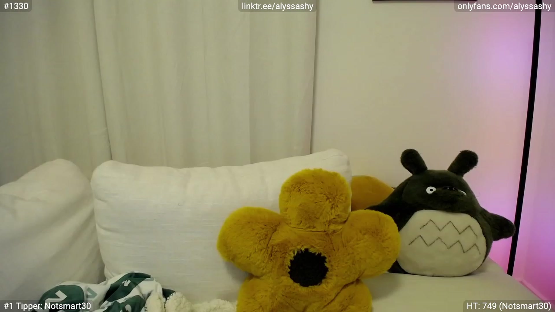 Gallery image thumbnail from AlyssaShy's myfreecams stream on, 09/23/2023, 24:05 image 6 of 20