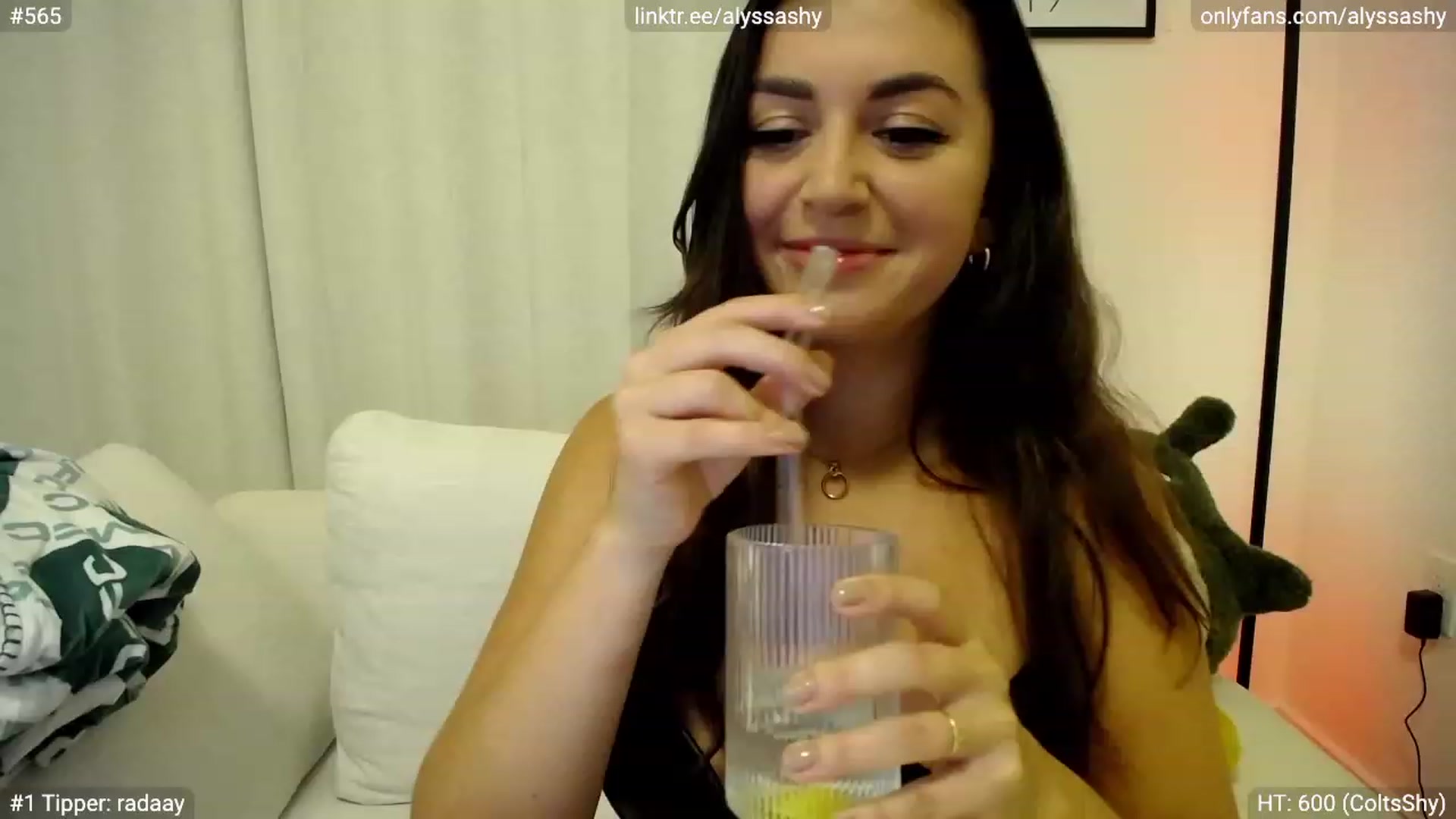 Gallery image thumbnail from AlyssaShy's myfreecams stream on, 09/30/2023, 01:24 image 1 of 20