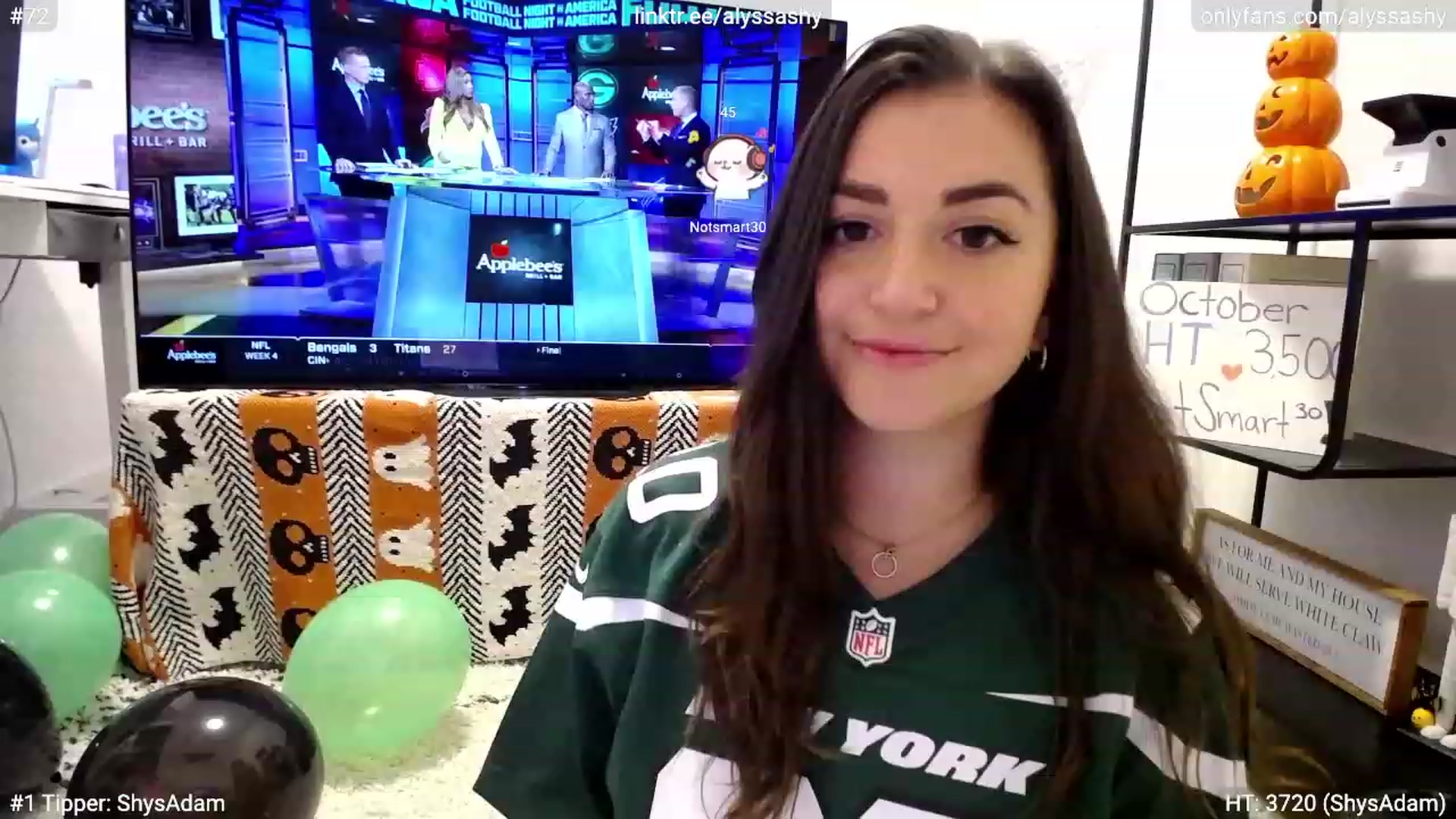 Gallery image thumbnail from AlyssaShy's myfreecams stream on, 10/02/2023, 01:31 image 10 of 20