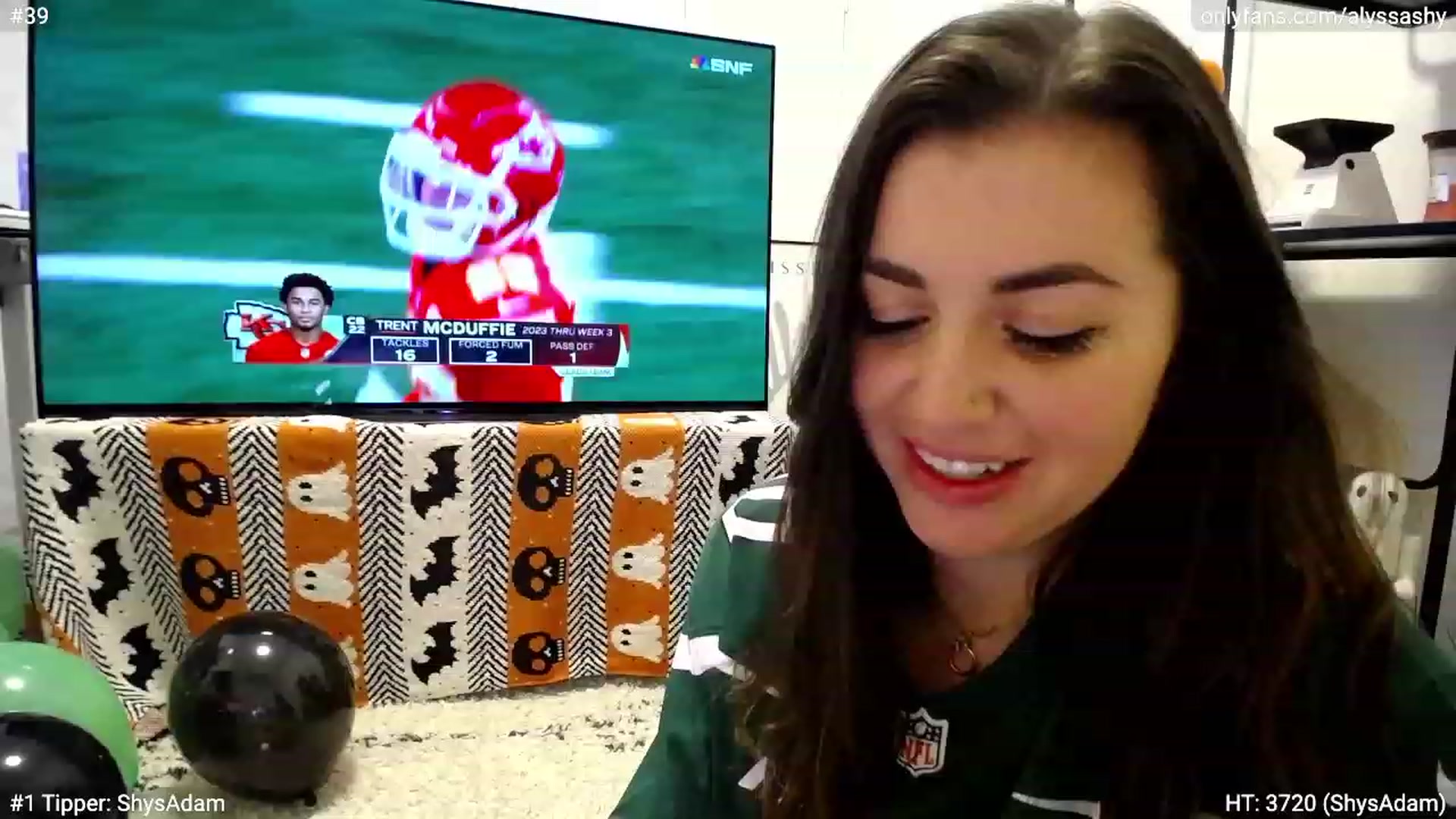Gallery image thumbnail from AlyssaShy's myfreecams stream on, 10/02/2023, 05:09 image 4 of 20