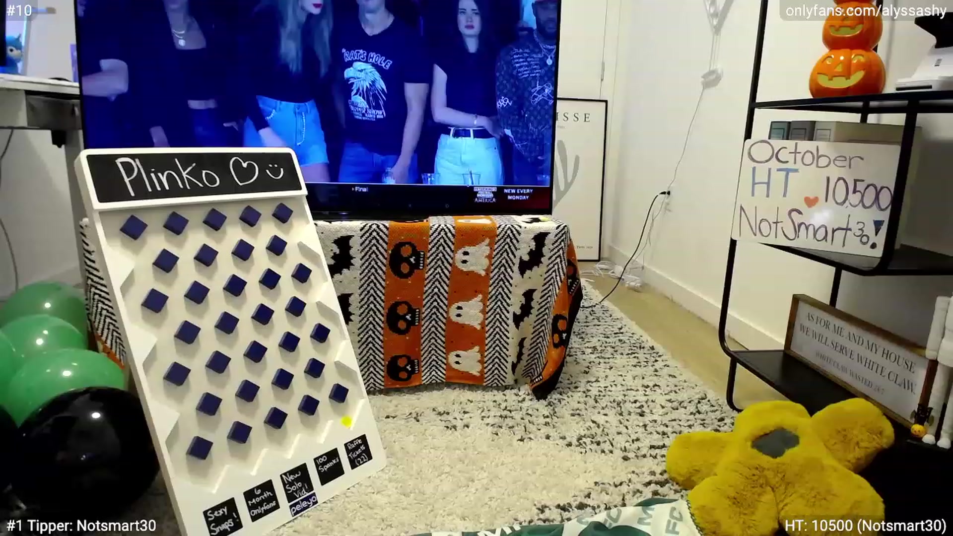 Gallery image thumbnail from AlyssaShy's myfreecams stream on, 10/02/2023, 05:09 image 10 of 20