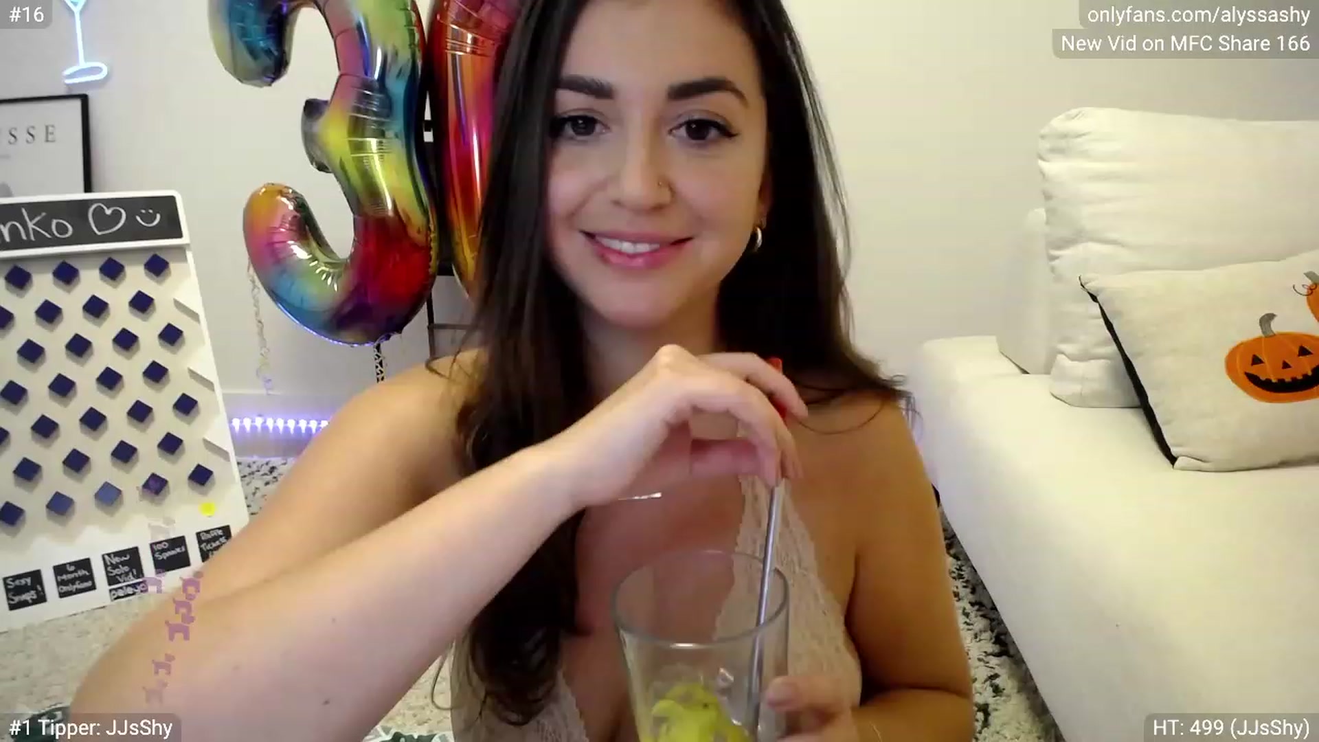Gallery image thumbnail from AlyssaShy's myfreecams stream on, 10/08/2023, 24:55 image 3 of 20