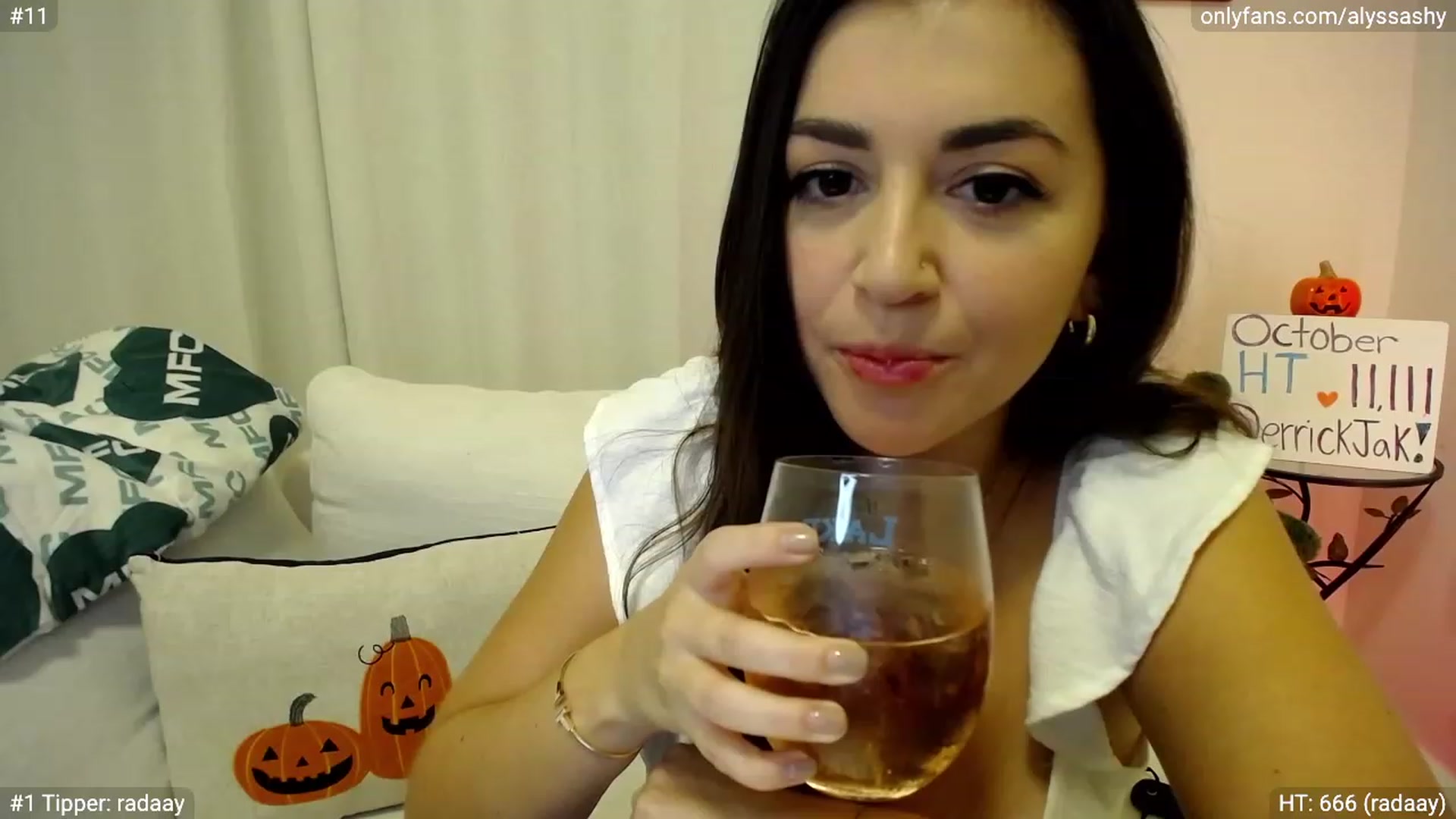 Gallery image thumbnail from AlyssaShy's myfreecams stream on, 10/08/2023, 23:46 image 16 of 20