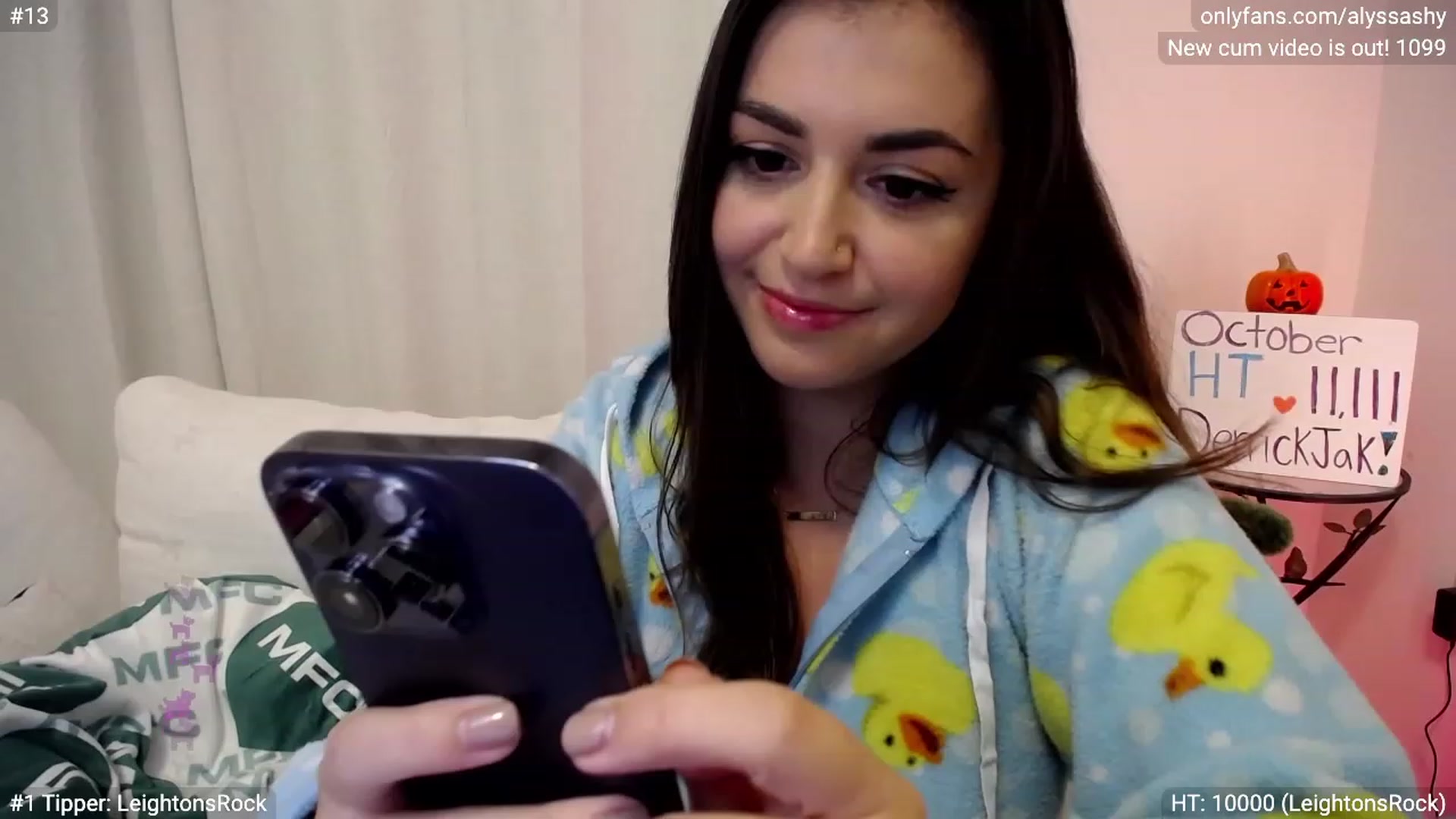 Gallery image thumbnail from AlyssaShy's myfreecams stream on, 10/10/2023, 24:49 image 17 of 20