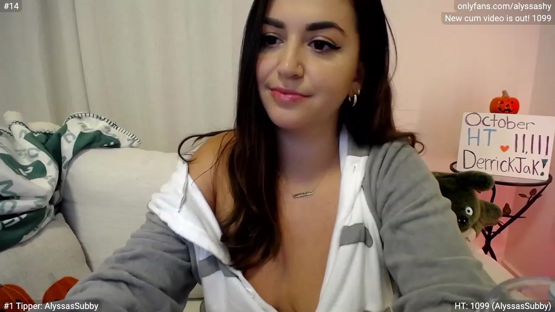 Gallery image thumbnail from AlyssaShy's myfreecams stream on, 10/10/2023, 24:49 image 8 of 20