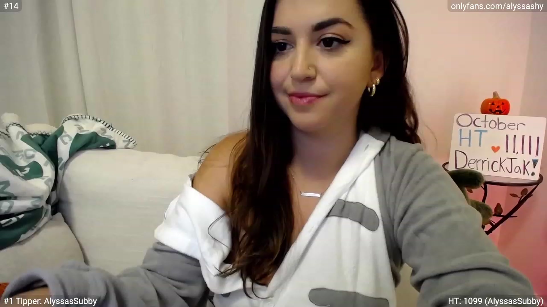 Gallery image thumbnail from AlyssaShy's myfreecams stream on, 10/10/2023, 24:49 image 1 of 20