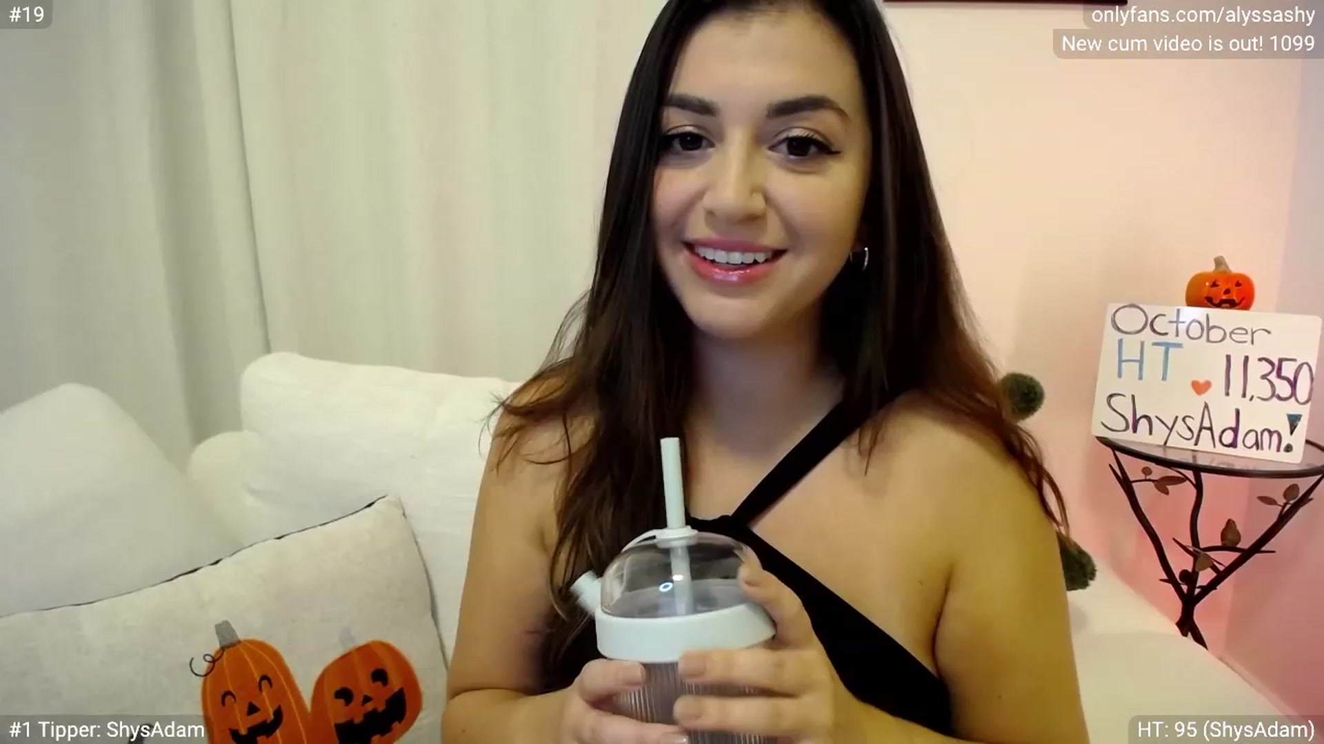 Gallery image thumbnail from AlyssaShy's myfreecams stream on, 10/12/2023, 19:38 image 17 of 20