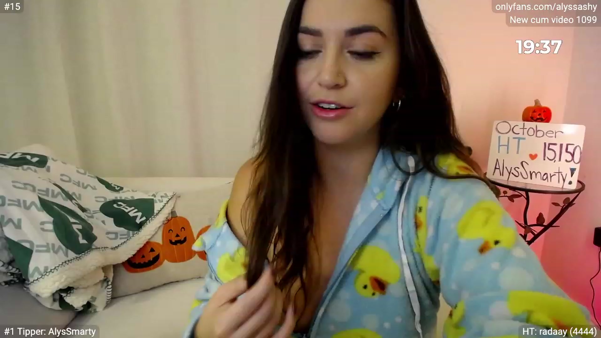 Gallery image thumbnail from AlyssaShy's myfreecams stream on, 10/19/2023, 21:51 image 16 of 20