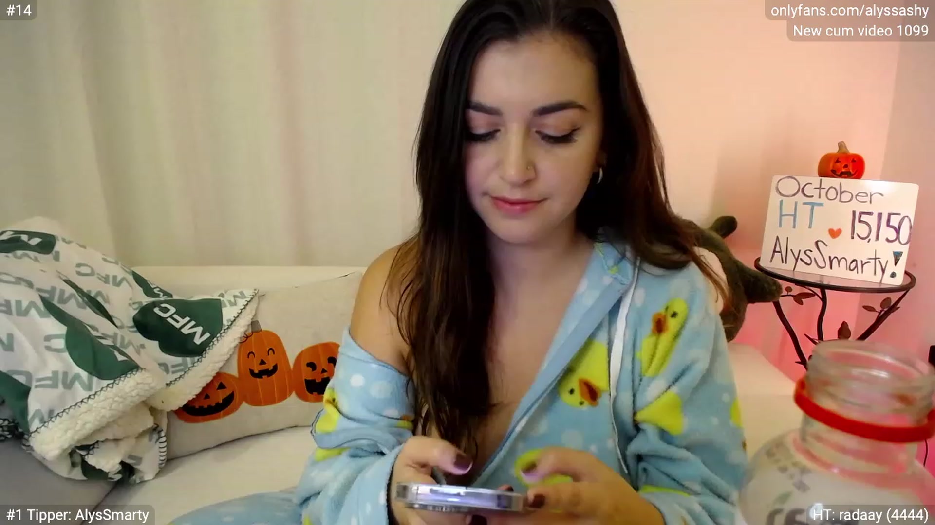 Gallery image thumbnail from AlyssaShy's myfreecams stream on, 10/19/2023, 23:17 image 18 of 20