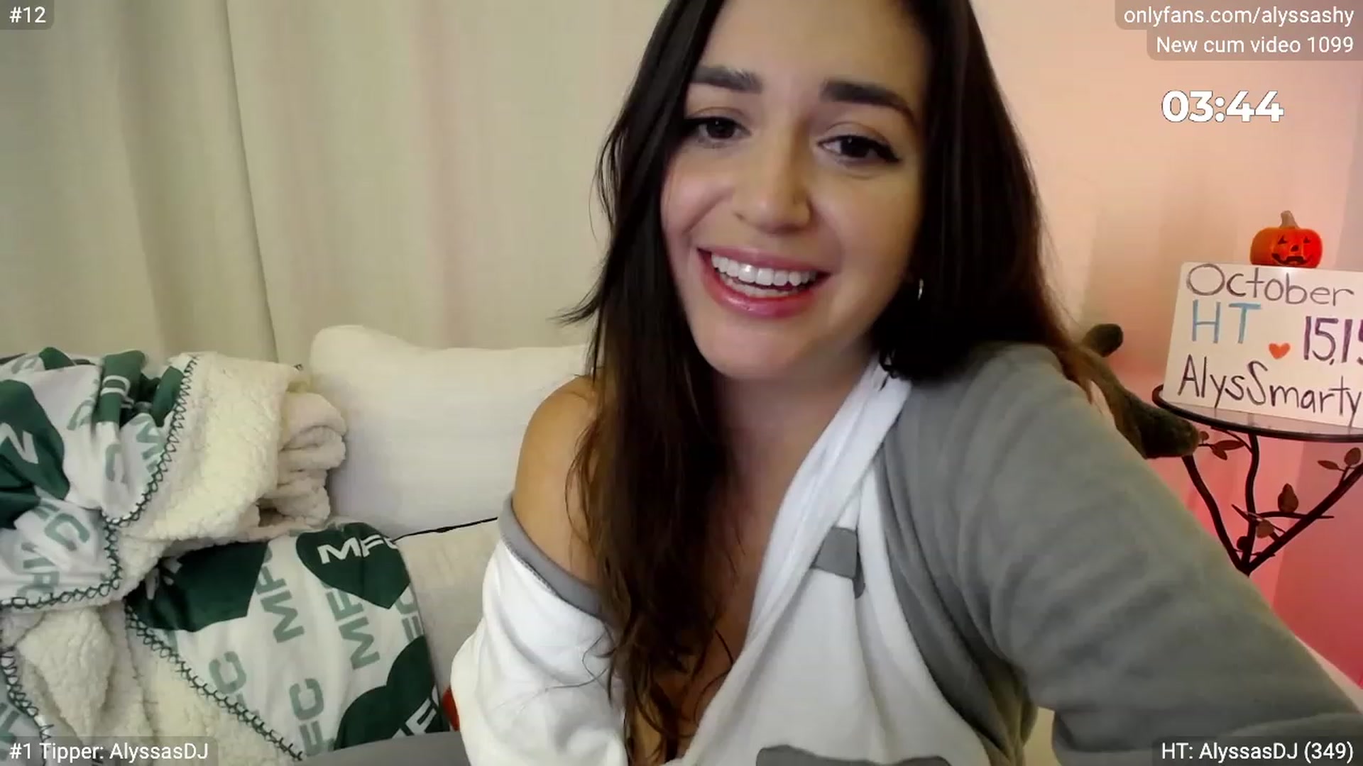 Gallery image thumbnail from AlyssaShy's myfreecams stream on, 10/20/2023, 20:48 image 17 of 20