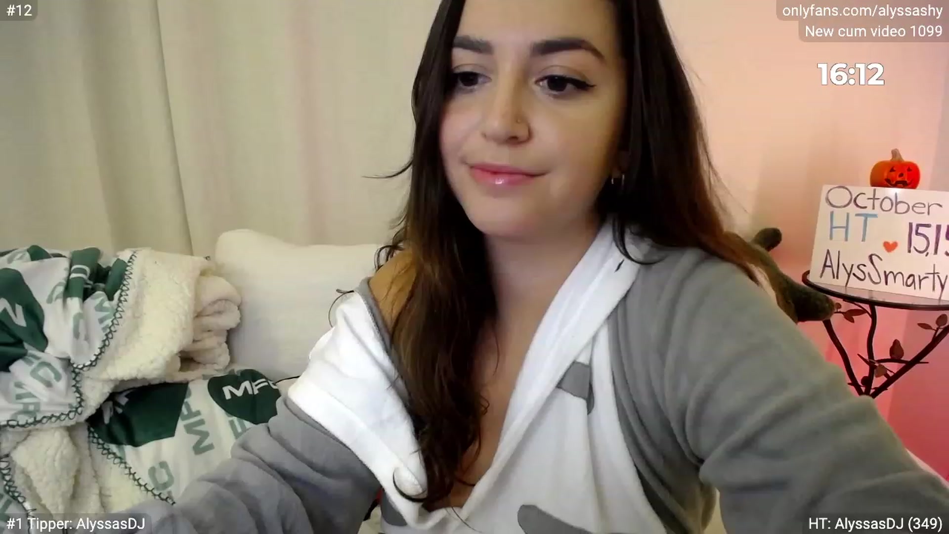 Gallery image thumbnail from AlyssaShy's myfreecams stream on, 10/20/2023, 20:48 image 14 of 20