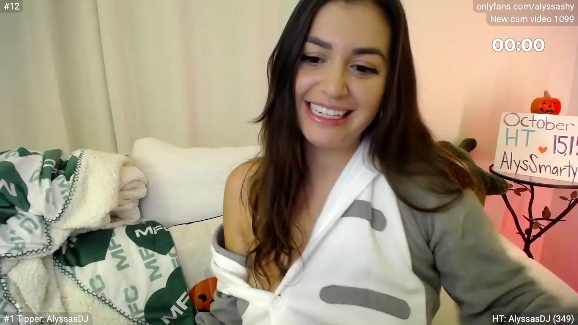 Gallery image thumbnail from AlyssaShy's myfreecams stream on, 10/20/2023, 20:48 image 18 of 20