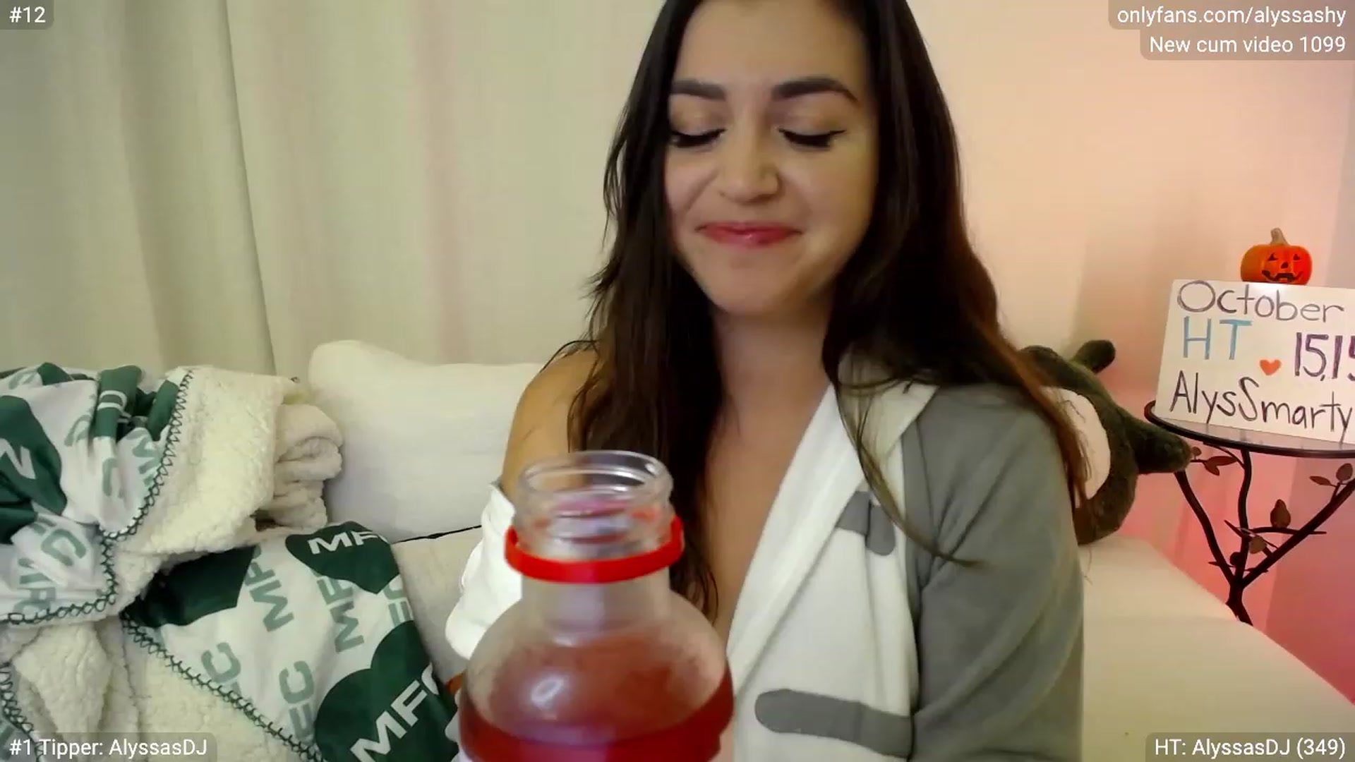 Gallery image thumbnail from AlyssaShy's myfreecams stream on, 10/20/2023, 20:48 image 11 of 20