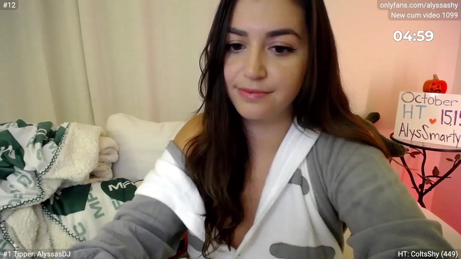 Gallery image thumbnail from AlyssaShy's myfreecams stream on, 10/21/2023, 24:05 image 7 of 20