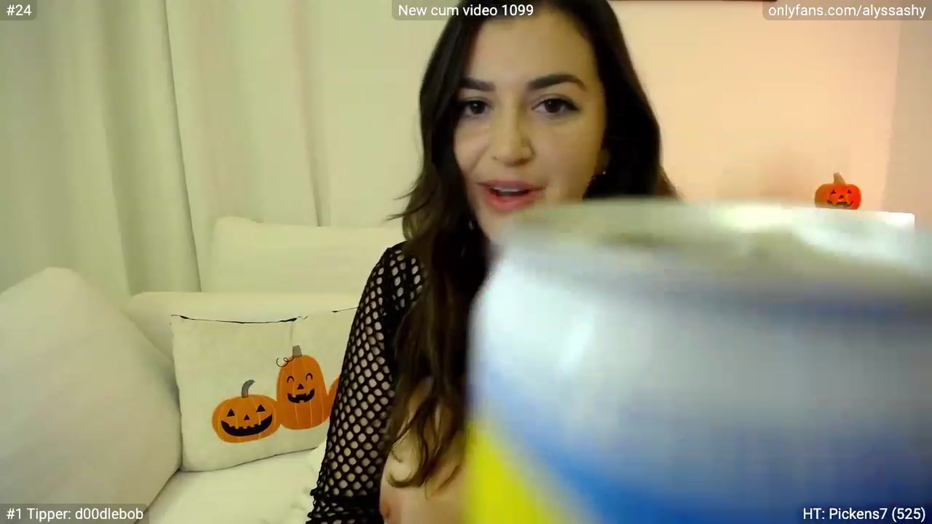Gallery image thumbnail from AlyssaShy's myfreecams stream on, 10/27/2023, 01:27 image 16 of 20