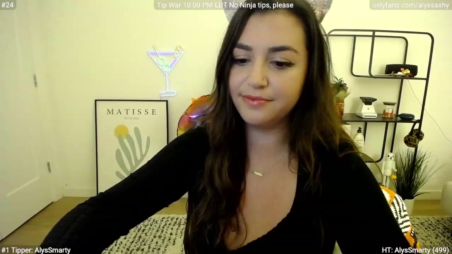 Gallery image thumbnail from AlyssaShy's myfreecams stream on, 10/28/2023, 02:01 image 8 of 20