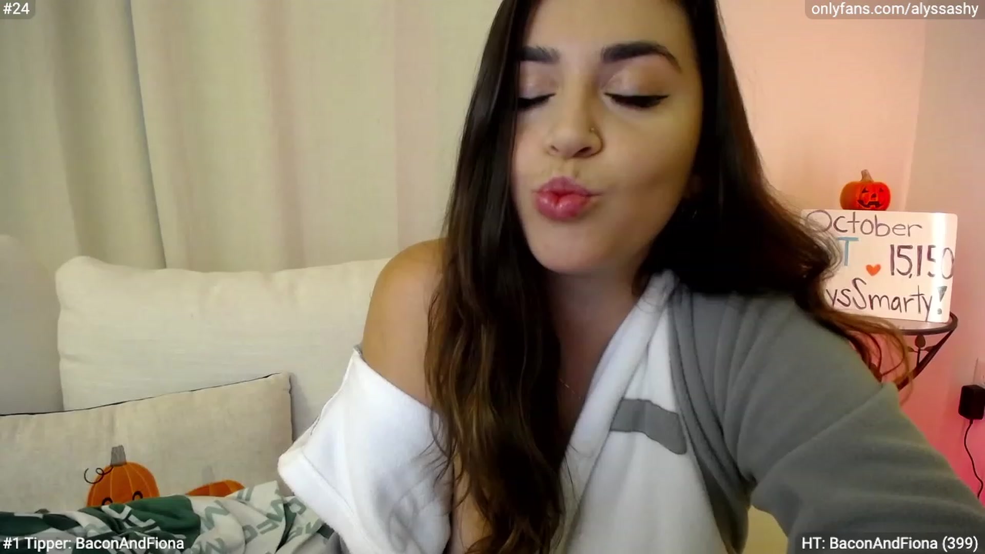 Gallery image thumbnail from AlyssaShy's myfreecams stream on, 10/30/2023, 22:59 image 3 of 20