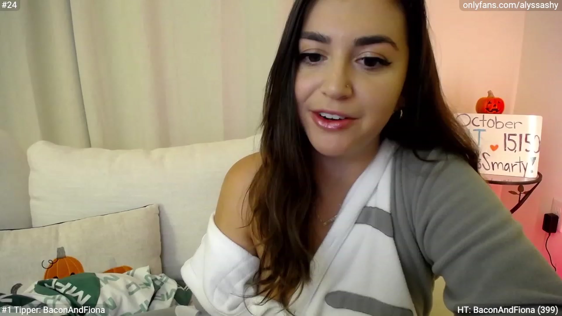 Gallery image thumbnail from AlyssaShy's myfreecams stream on, 10/30/2023, 22:59 image 6 of 20
