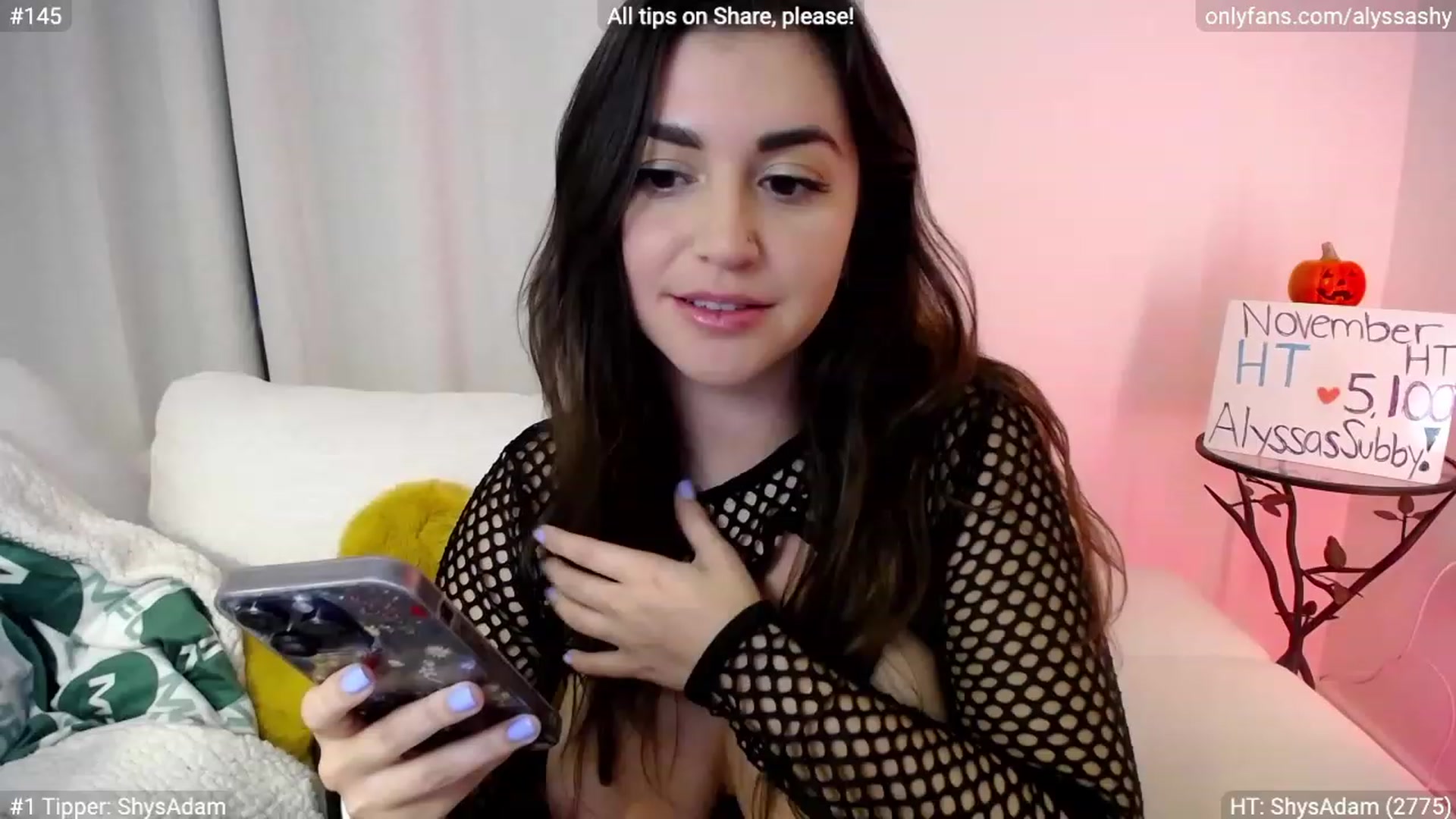 Gallery image thumbnail from AlyssaShy's myfreecams stream on, 11/15/2023, 24:50 image 18 of 20