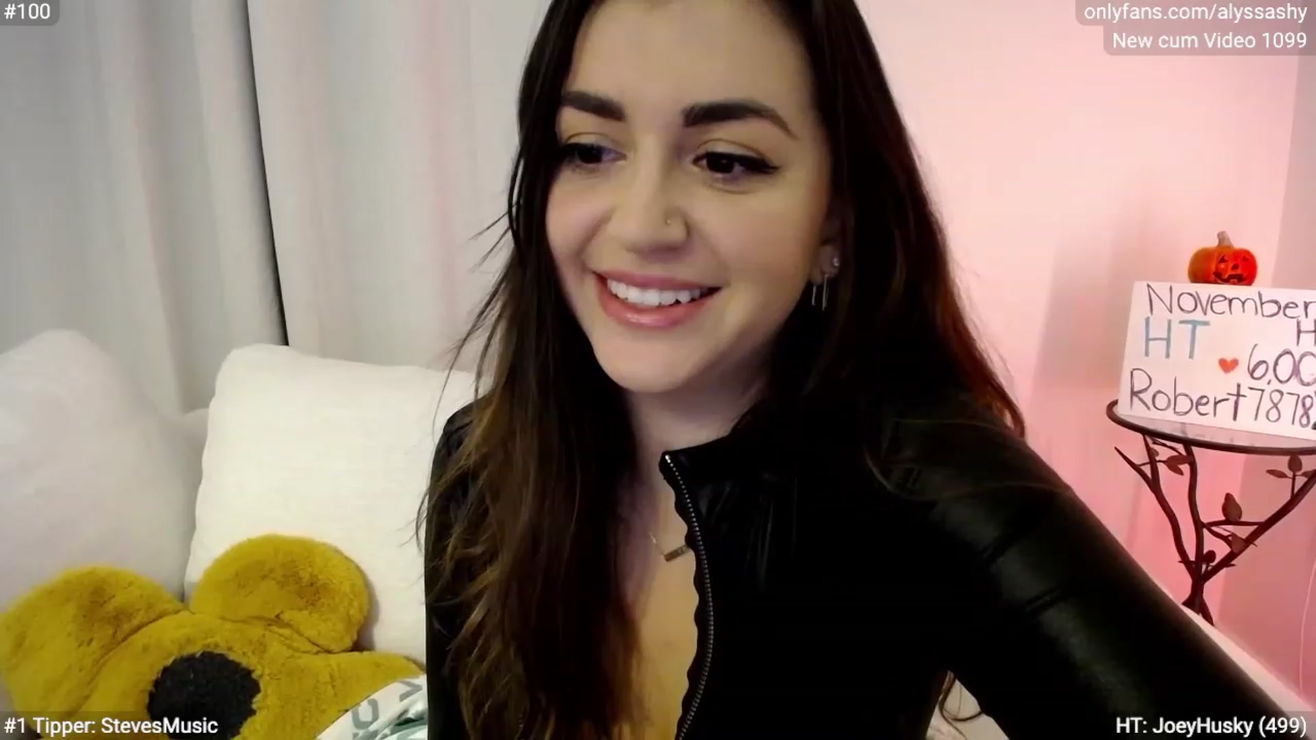 Gallery image thumbnail from AlyssaShy's myfreecams stream on, 11/19/2023, 01:49 image 16 of 20