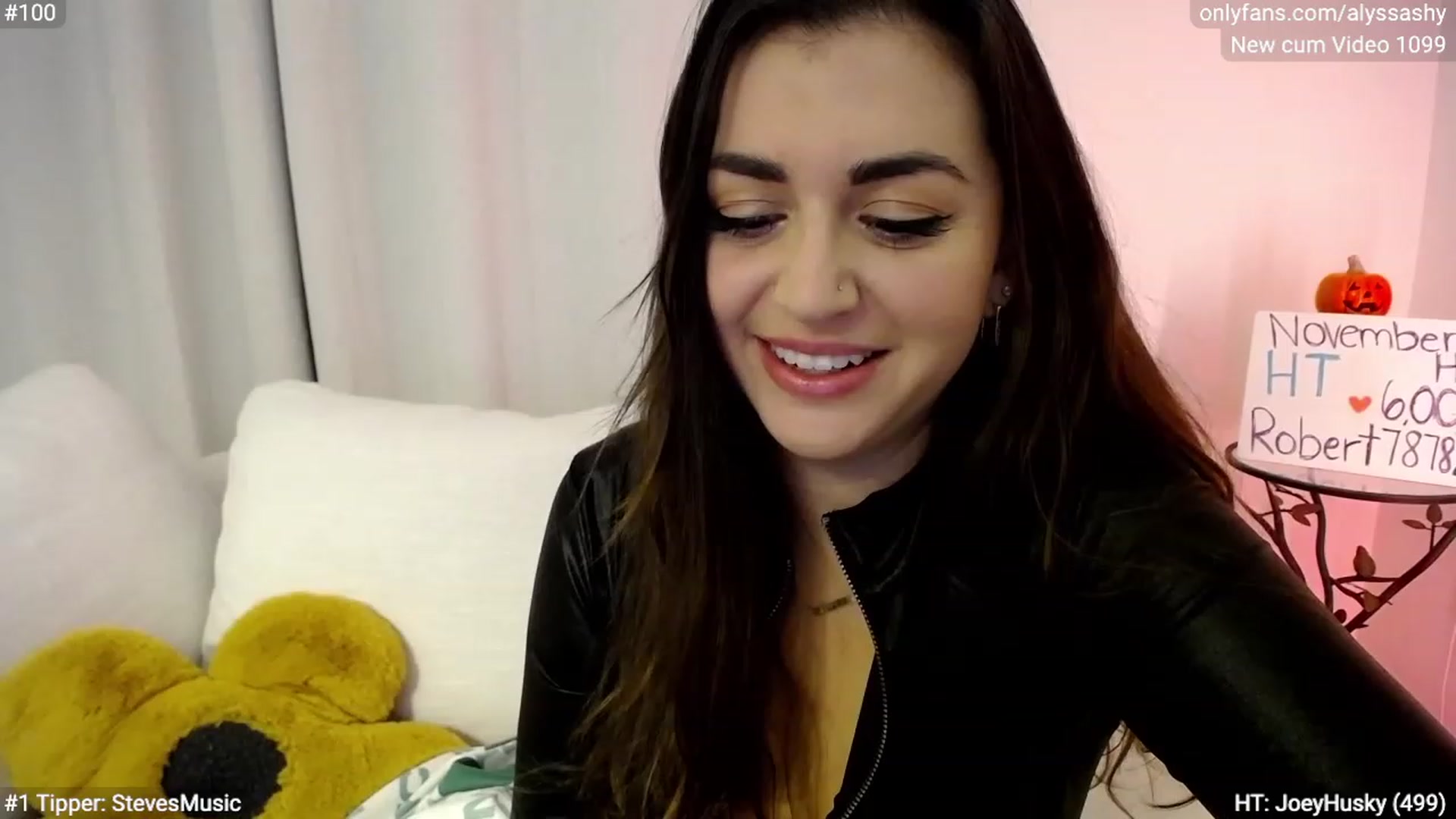 Gallery image thumbnail from AlyssaShy's myfreecams stream on, 11/19/2023, 01:49 image 19 of 20