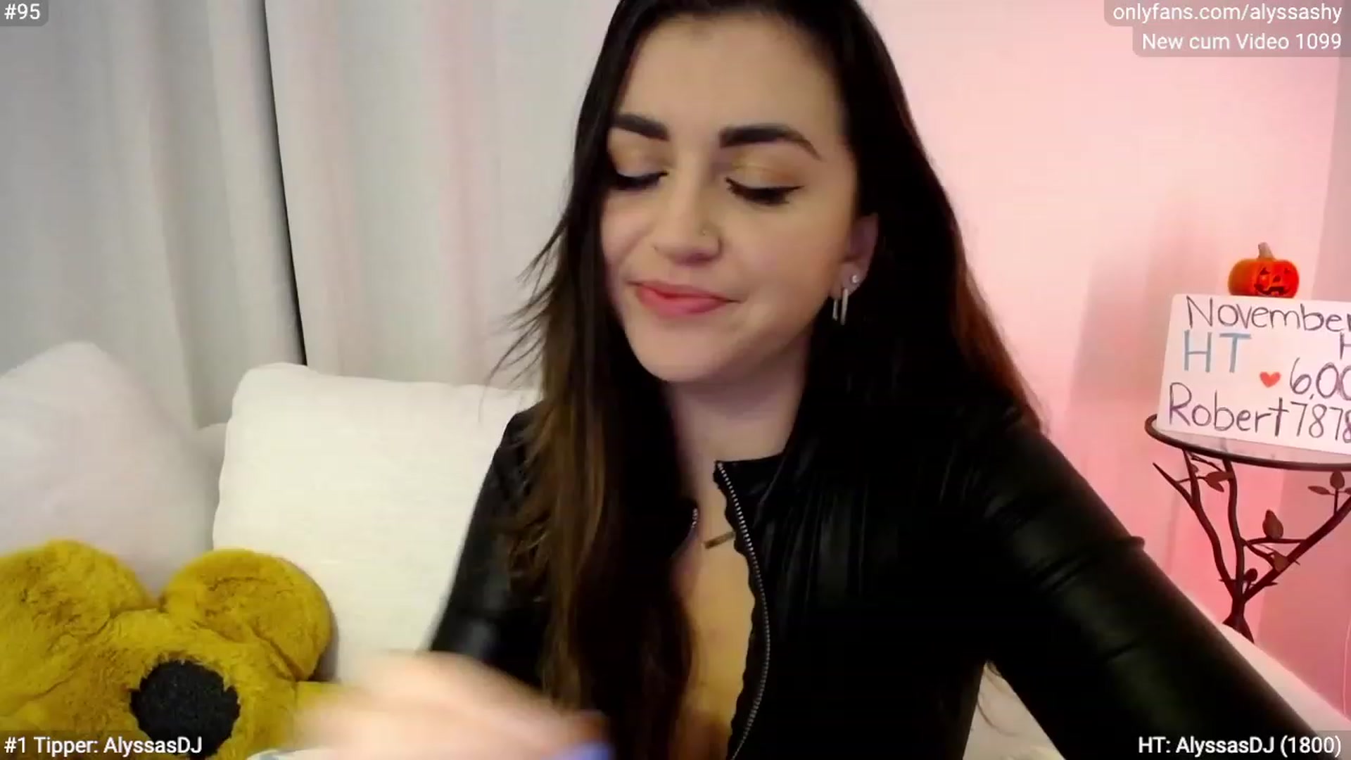 Gallery image thumbnail from AlyssaShy's myfreecams stream on, 11/19/2023, 03:59 image 5 of 20