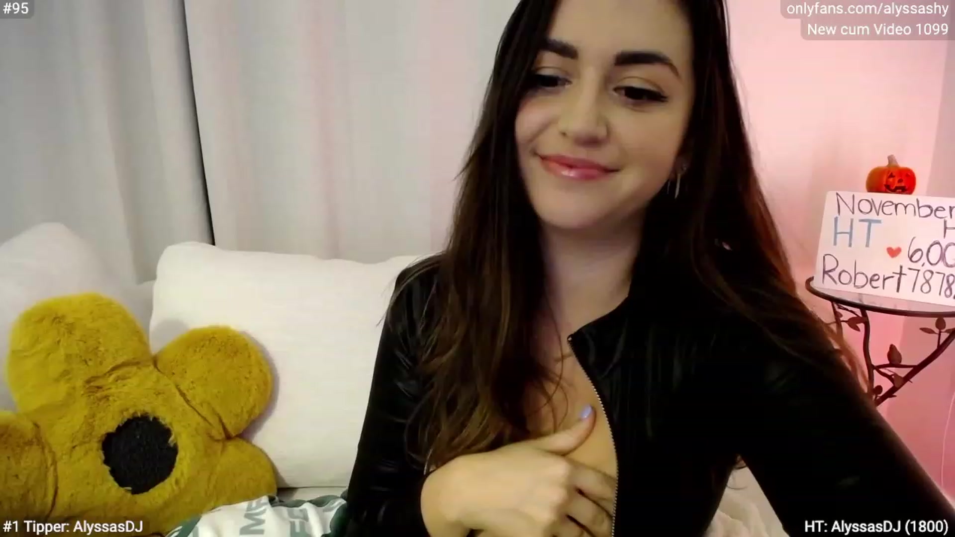 Gallery image thumbnail from AlyssaShy's myfreecams stream on, 11/19/2023, 03:59 image 10 of 20