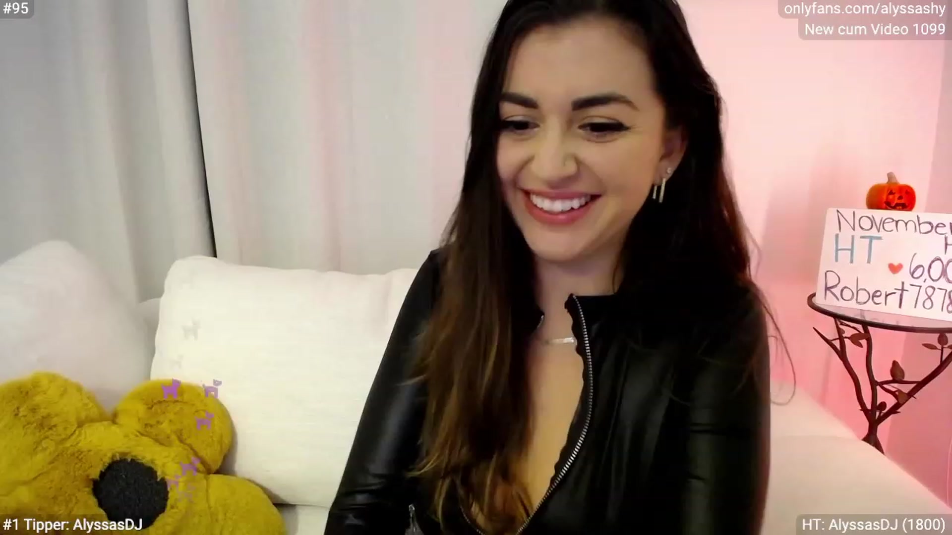 Gallery image thumbnail from AlyssaShy's myfreecams stream on, 11/19/2023, 03:59 image 2 of 20