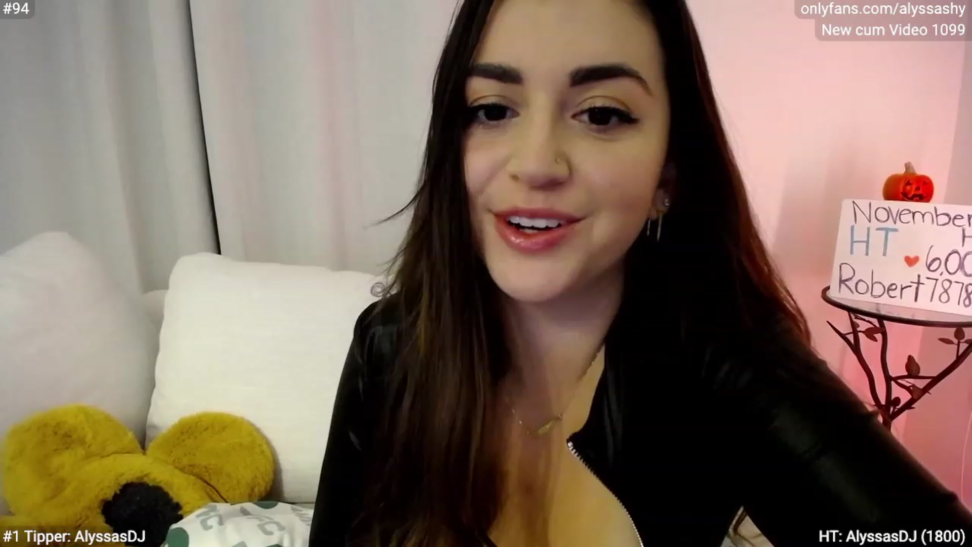 Gallery image thumbnail from AlyssaShy's myfreecams stream on, 11/19/2023, 05:21 image 6 of 20