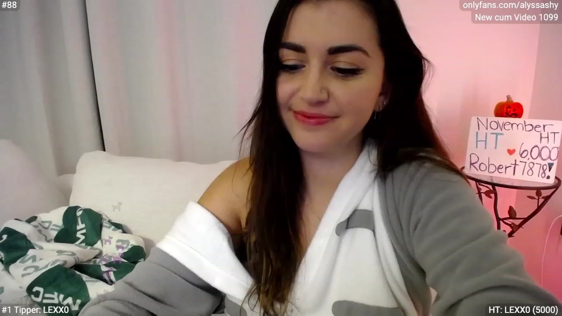 Gallery image thumbnail from AlyssaShy's myfreecams stream on, 11/19/2023, 05:21 image 18 of 20