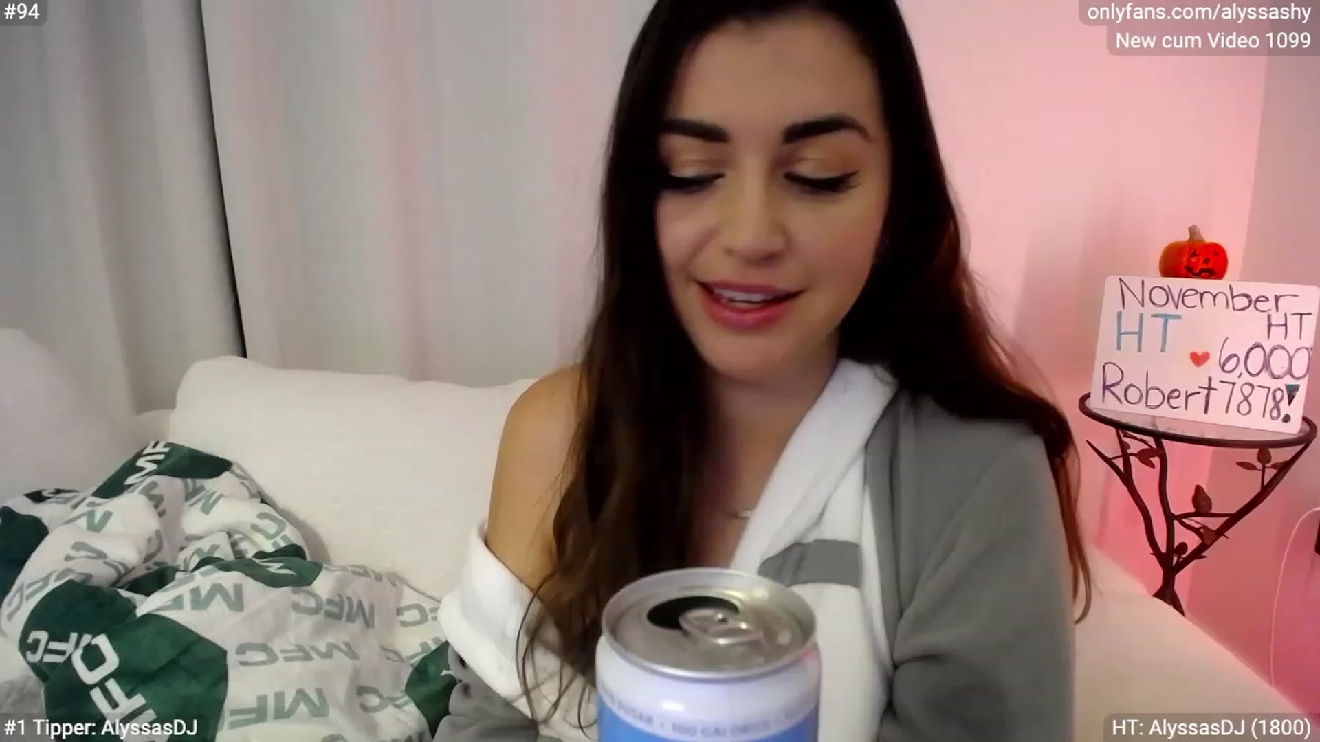 Gallery image thumbnail from AlyssaShy's myfreecams stream on, 11/19/2023, 05:21 image 15 of 20