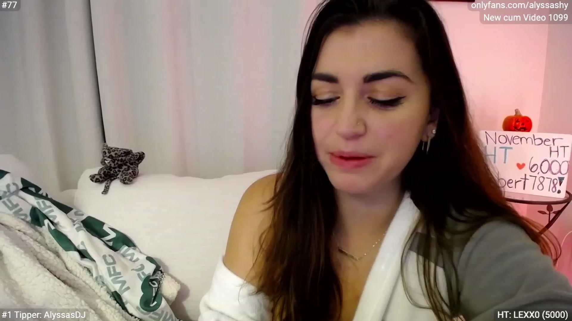 Gallery image thumbnail from AlyssaShy's myfreecams stream on, 11/19/2023, 07:08 image 19 of 20